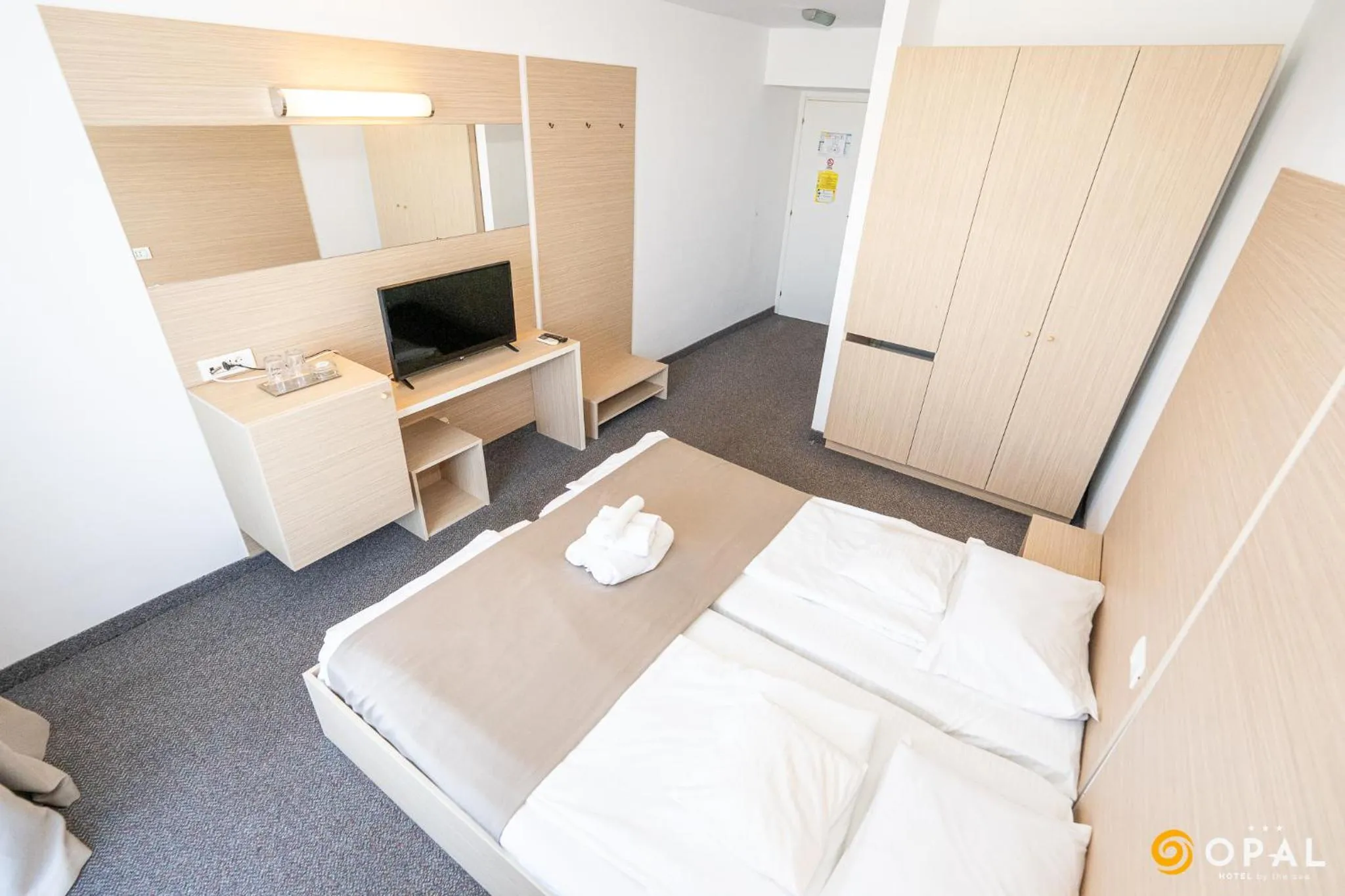 Photo of the whole room, Bed in Hotel Opal