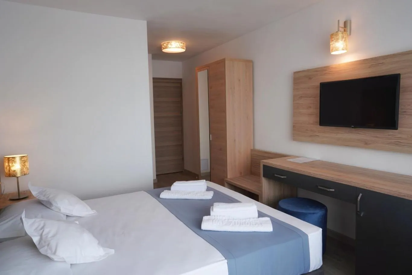 Photo of the whole room, Bed in Hotel Opal