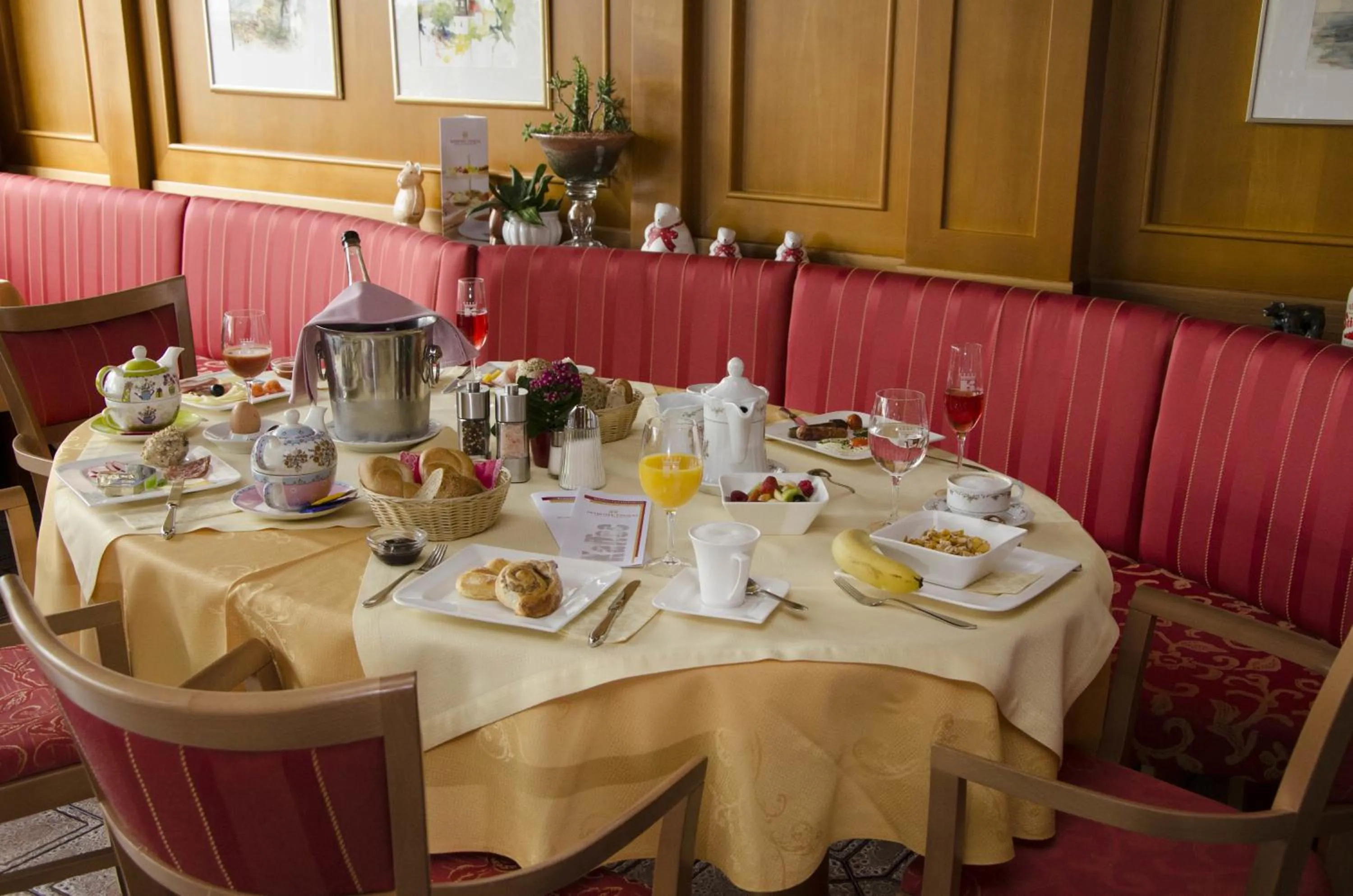Restaurant/places to eat in Seehotel Vinzenz