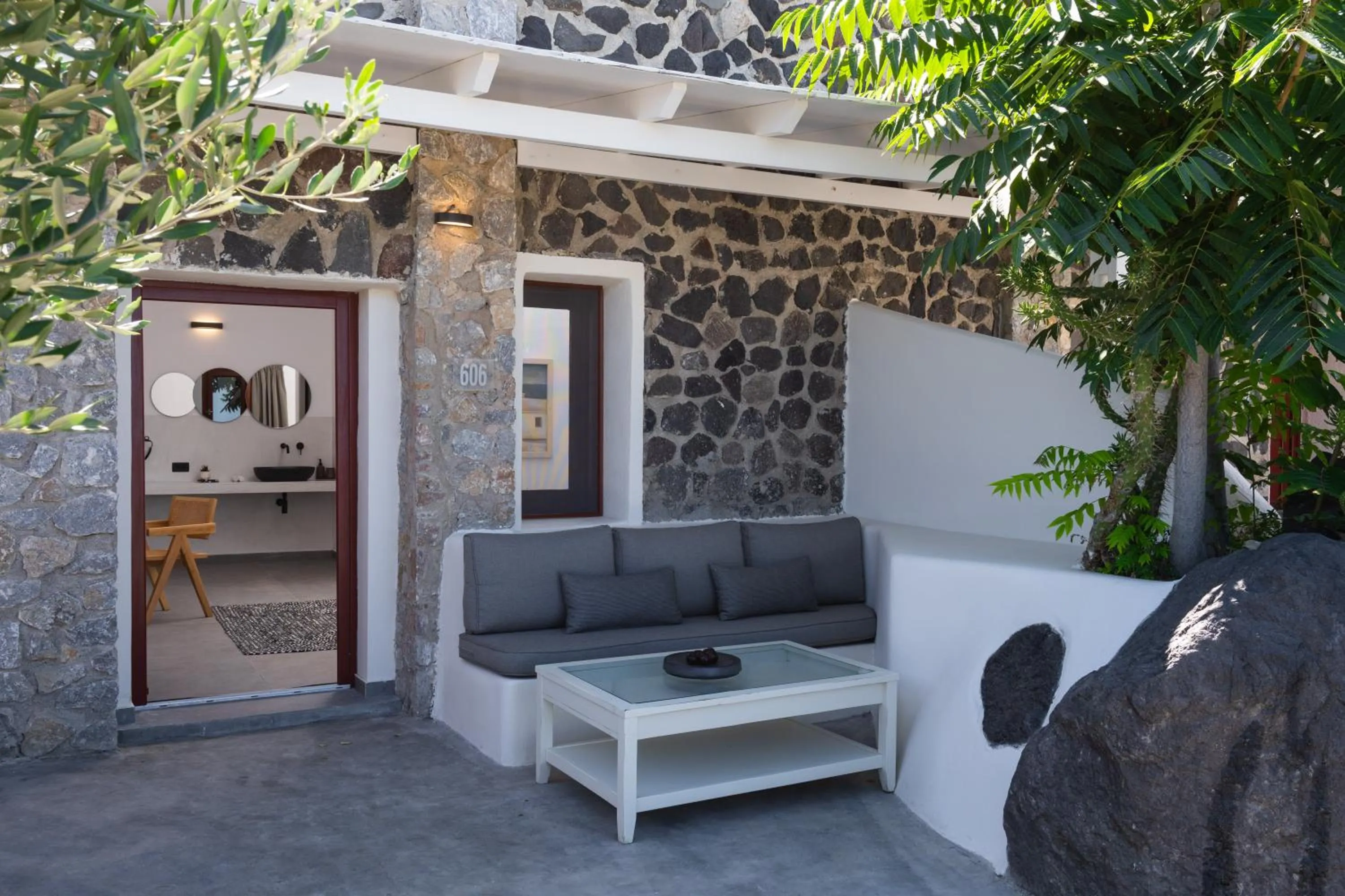 Patio in Splendour Hotel and Suites