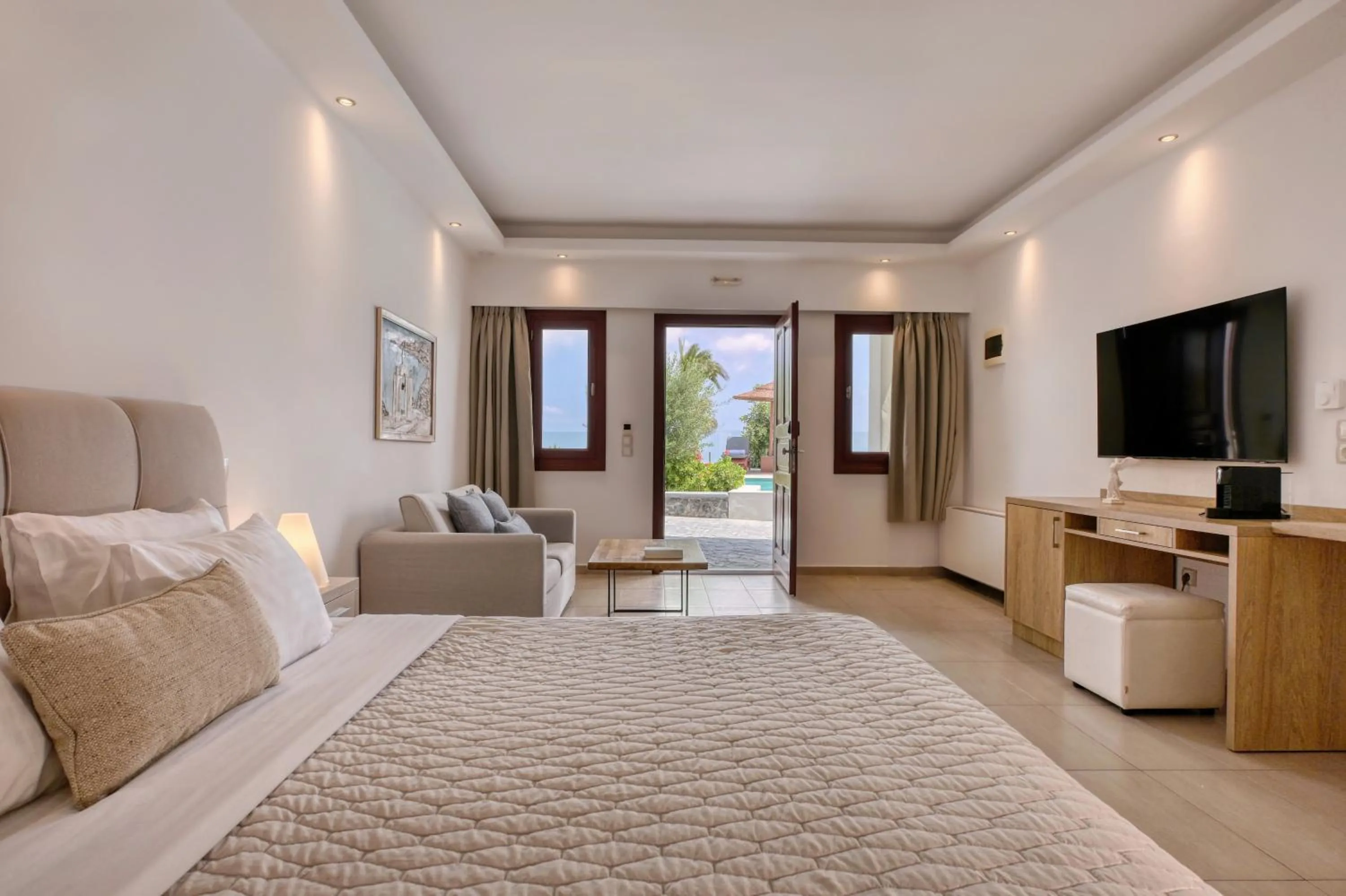 Bed in Splendour Hotel and Suites