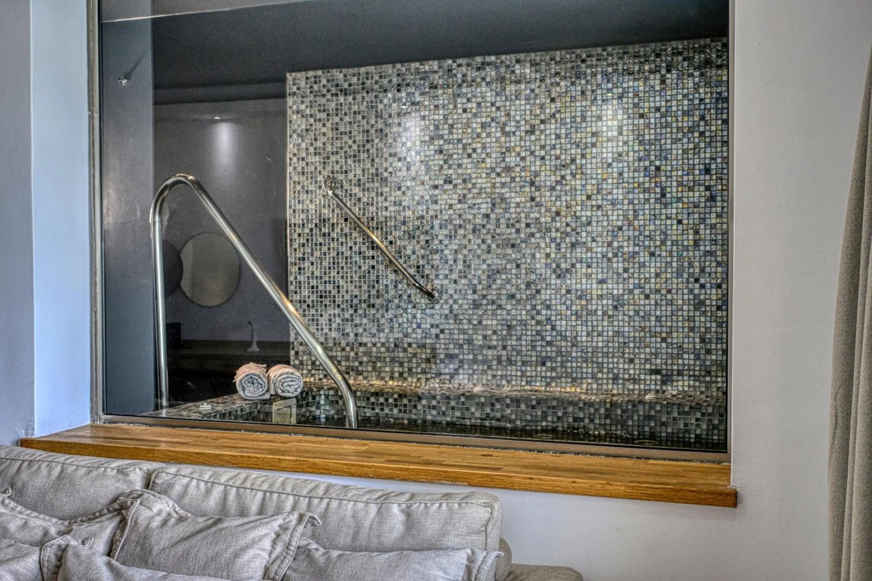 Splendour Hotel and Suites