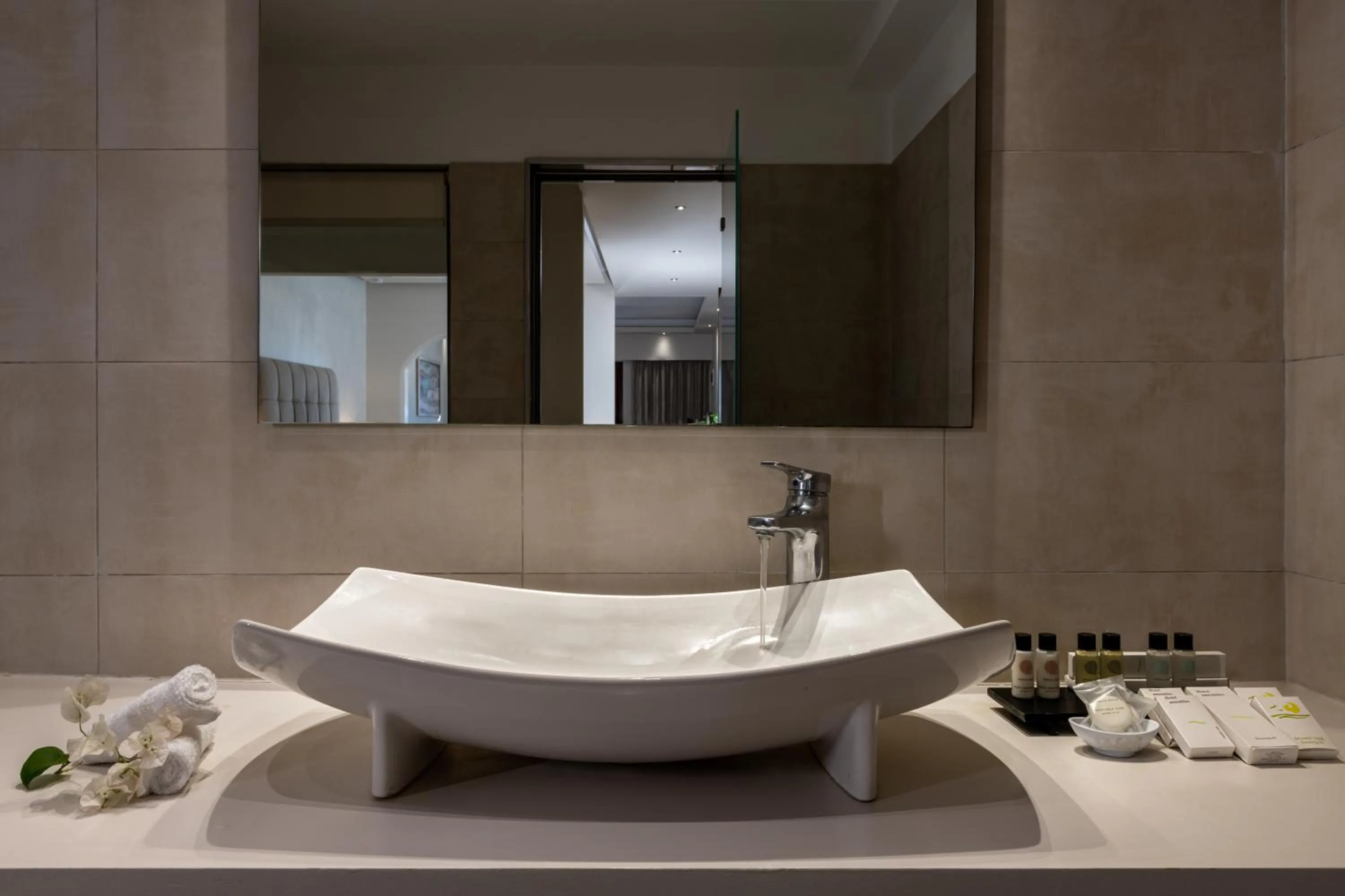 Bathroom in Splendour Hotel and Suites