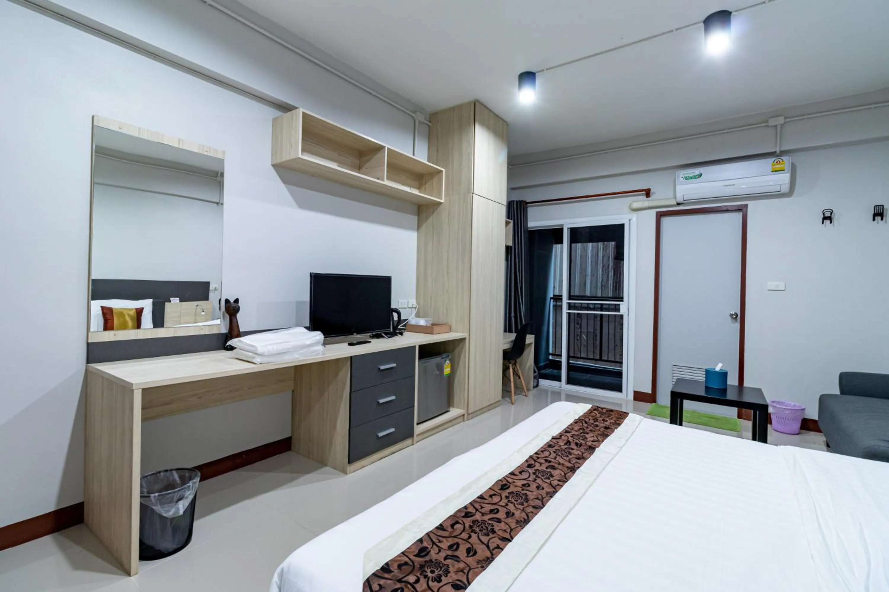 TV and multimedia, Bed in Tree Place