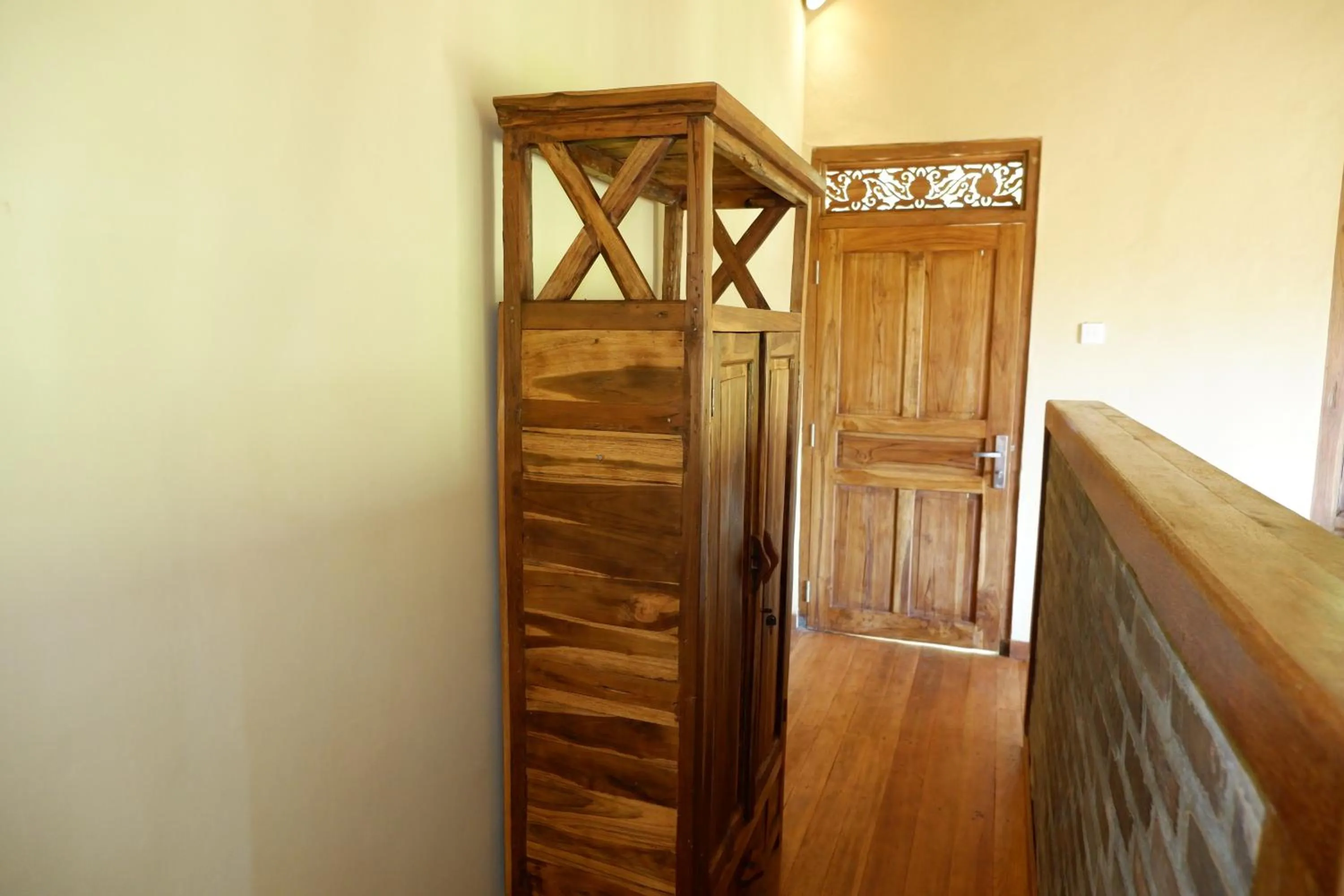 wardrobe in Saridevi Ecolodge