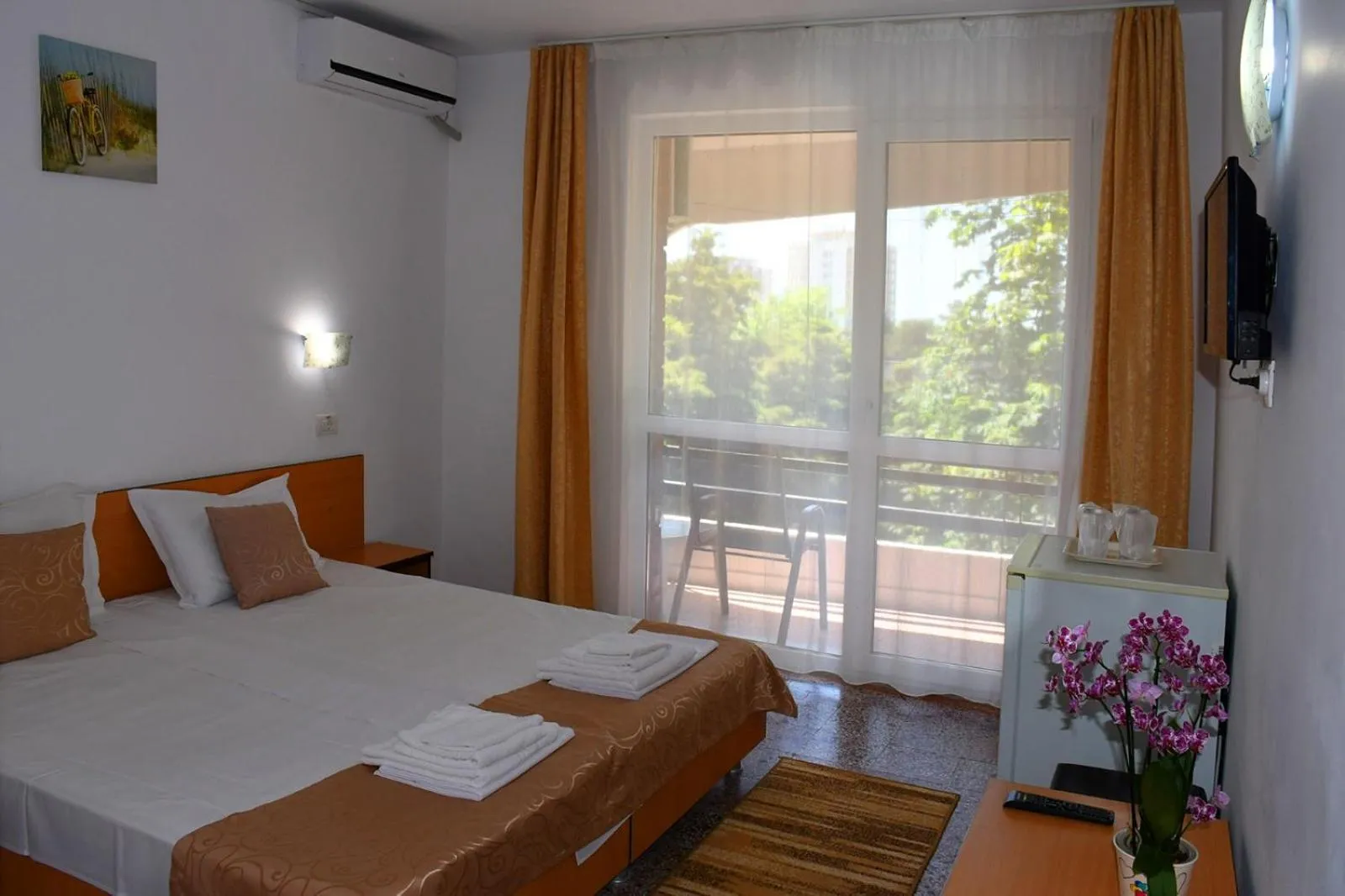 Photo of the whole room, Bed in Hotel Sanda