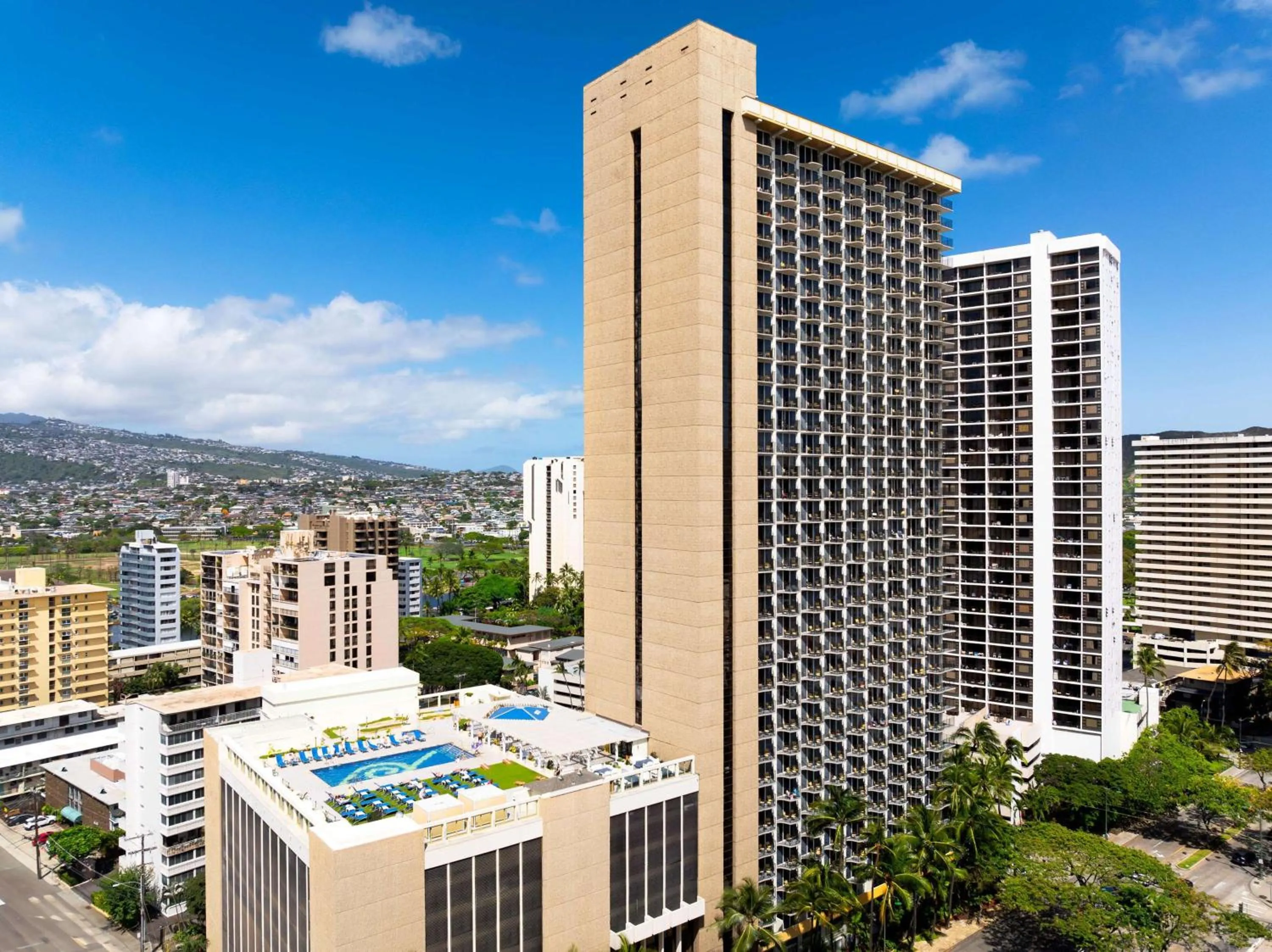 Property building in Hilton Waikiki Beach Resort & Spa