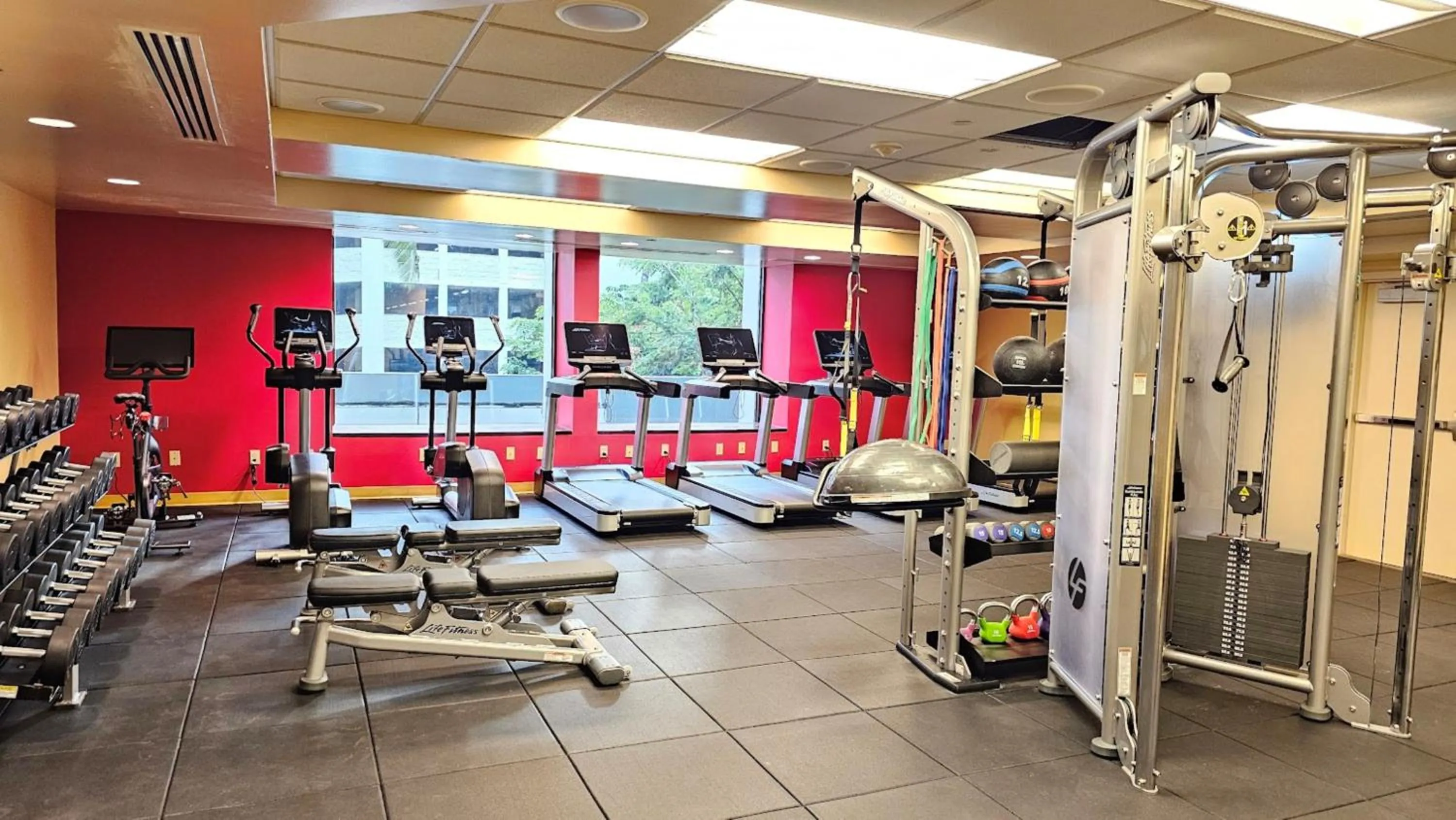 Fitness centre/facilities in Hilton Waikiki Beach Resort & Spa