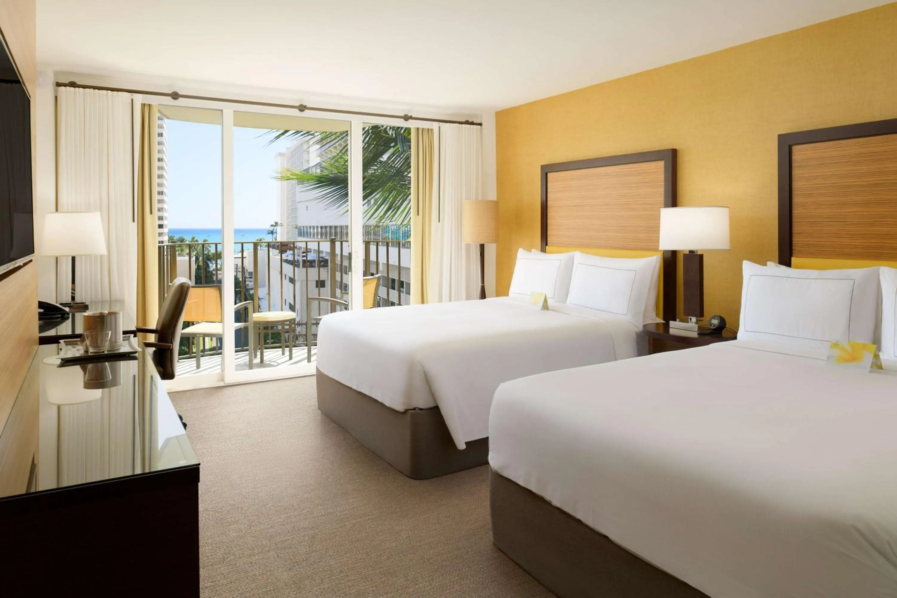 View (from property/room), Bed in Hilton Waikiki Beach Resort & Spa
