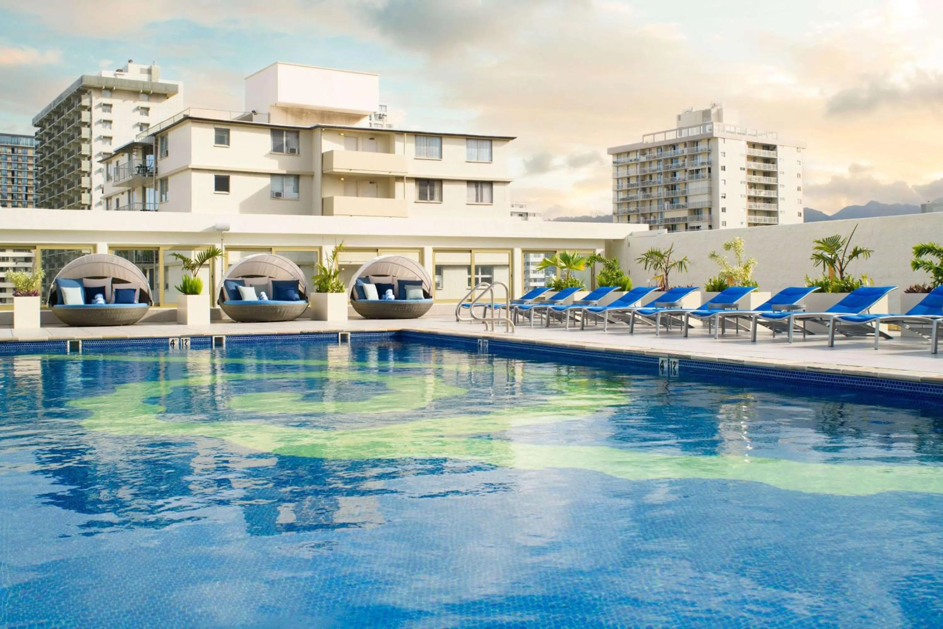 Pool view in Hilton Waikiki Beach Resort & Spa