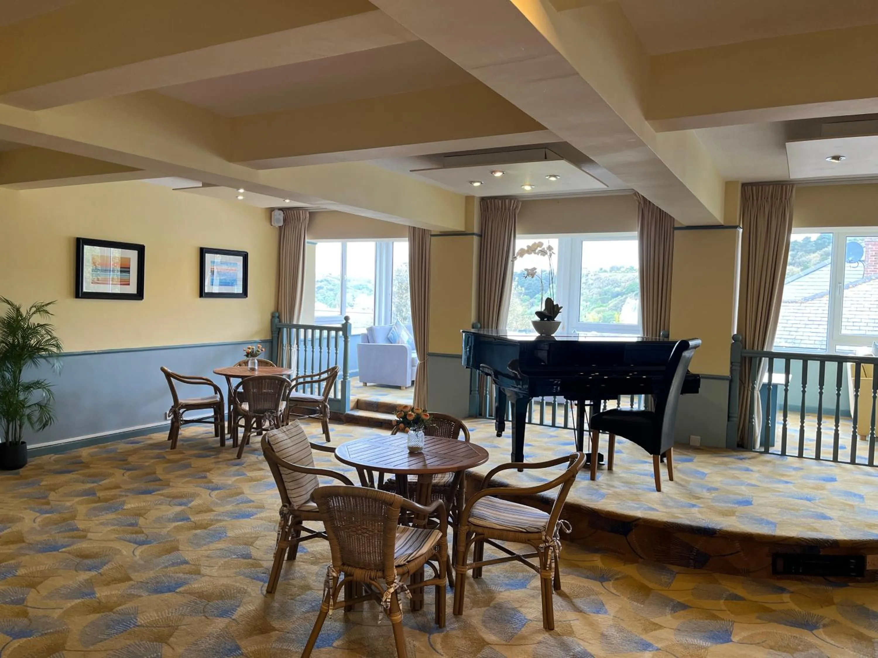 Lounge or bar in Biarritz Hotel