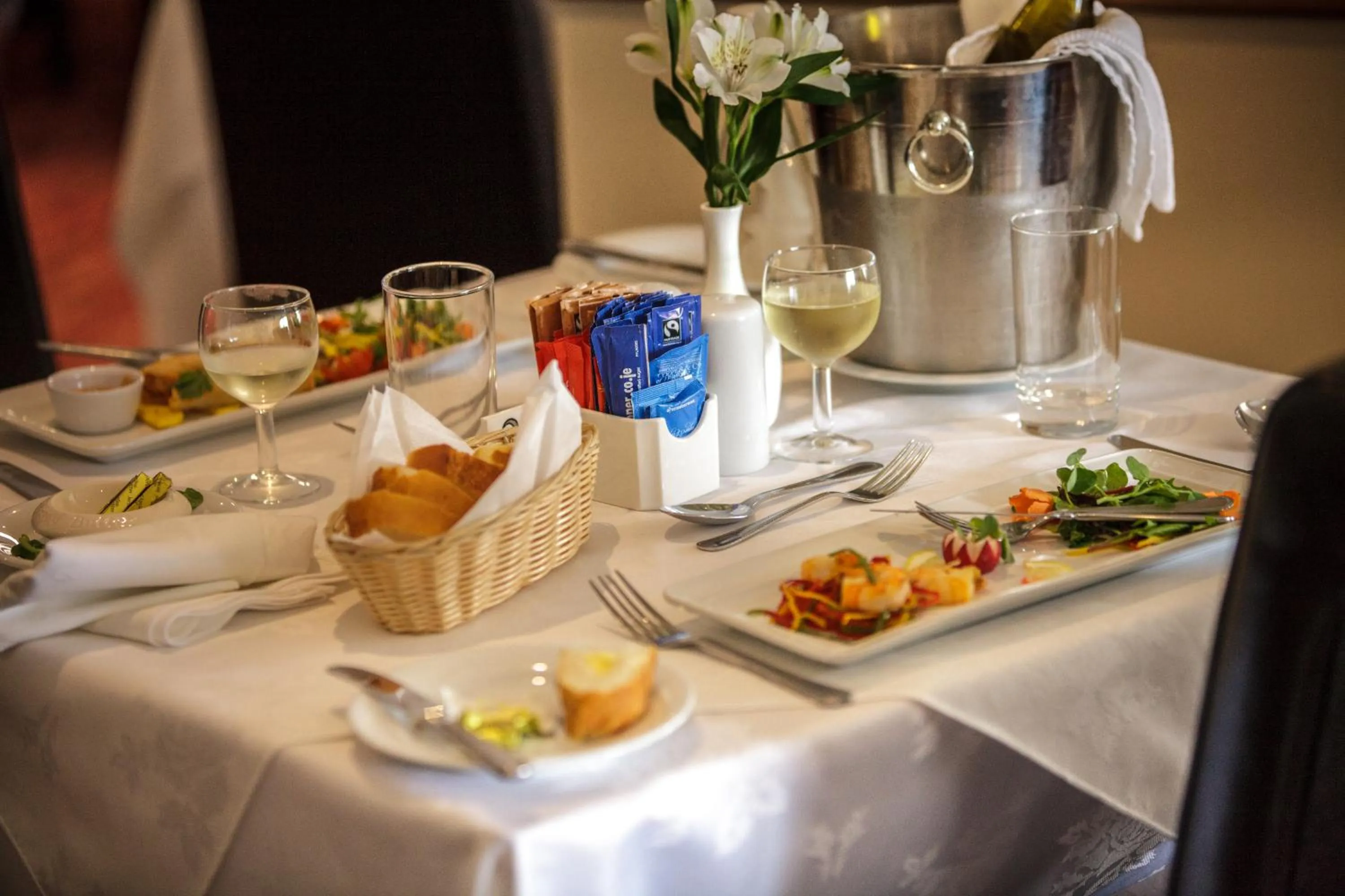 Restaurant/places to eat in Biarritz Hotel