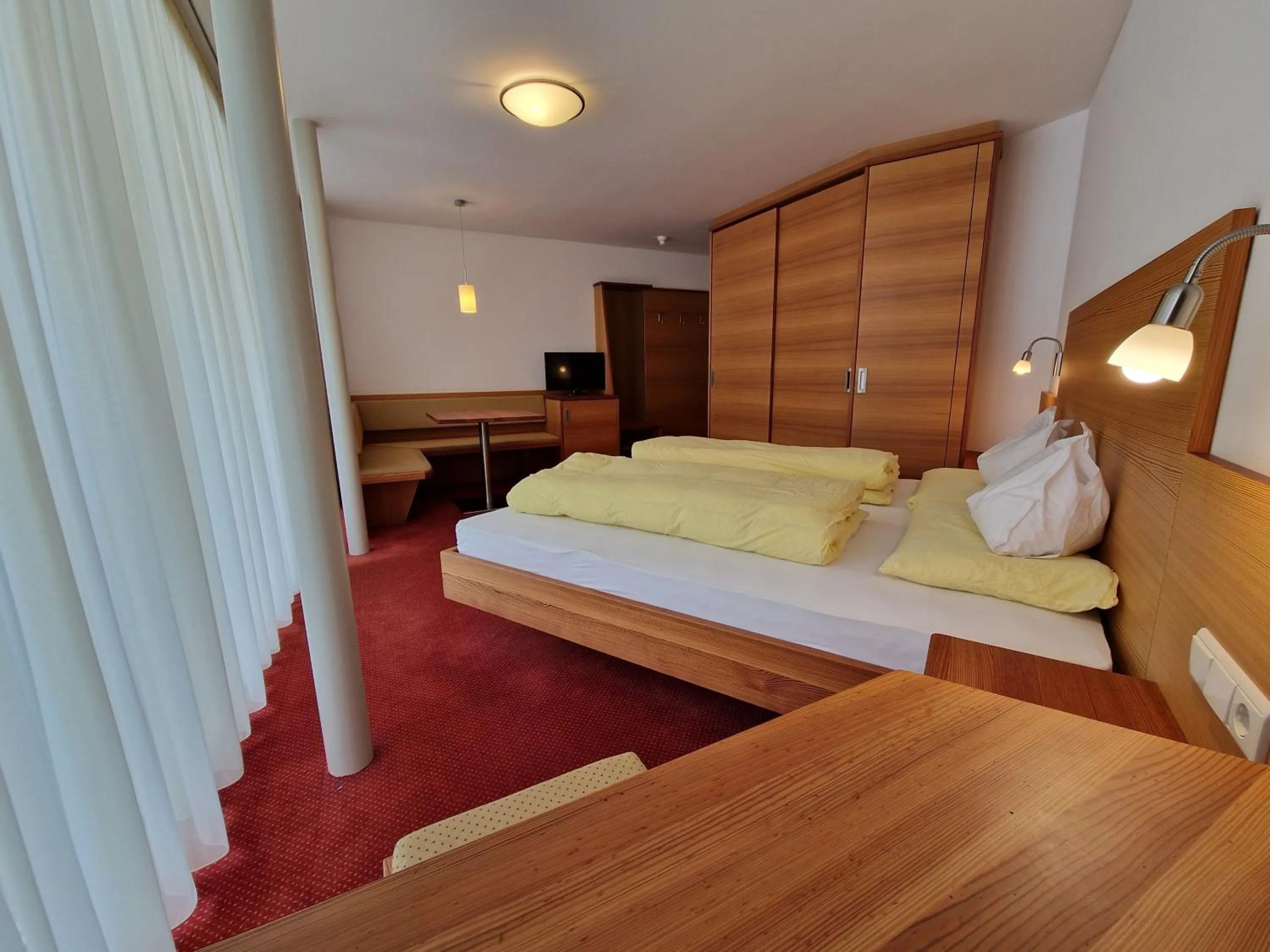 Photo of the whole room, Bed in Hotel Mignon