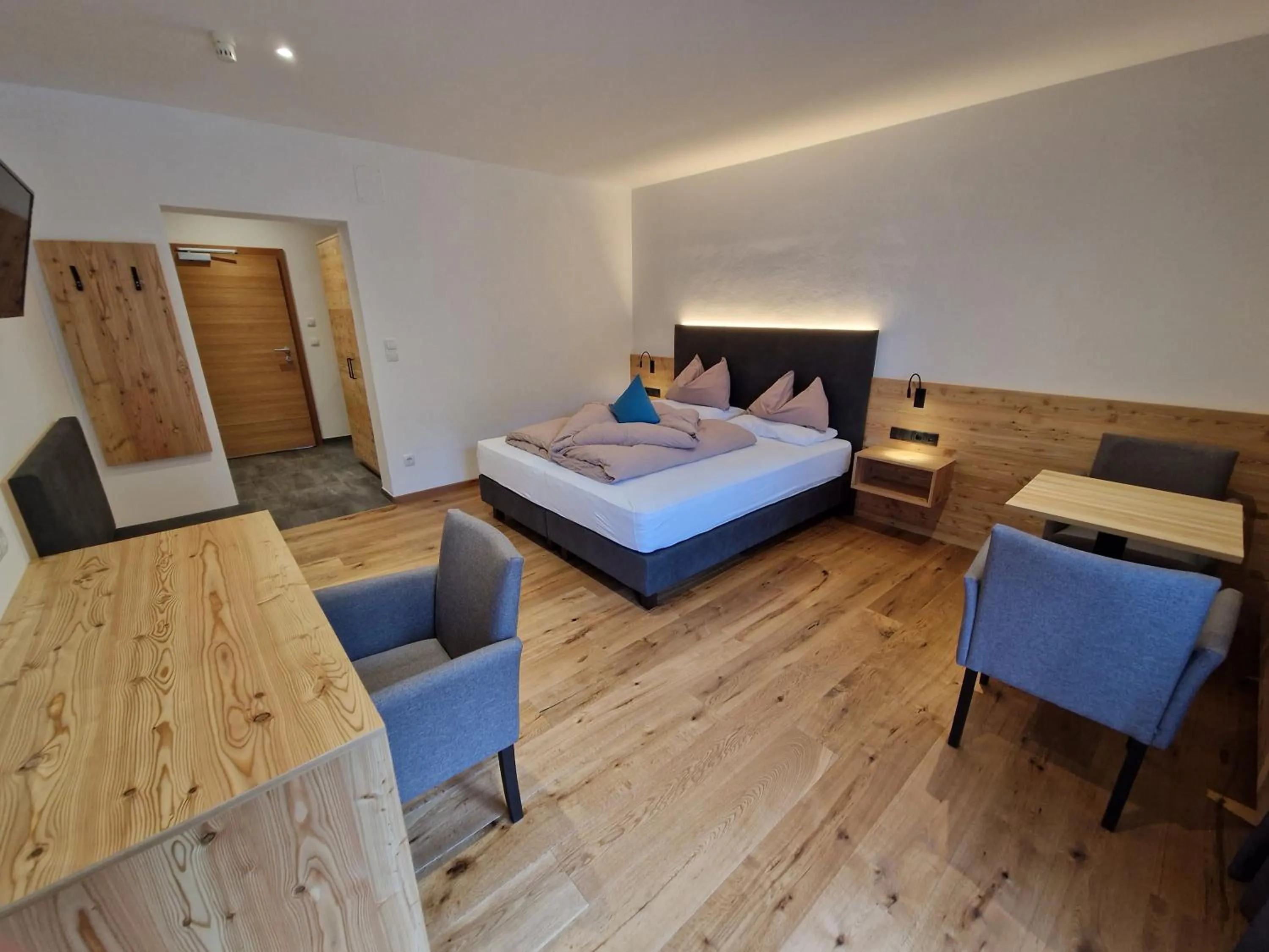 Photo of the whole room, Bed in Hotel Mignon