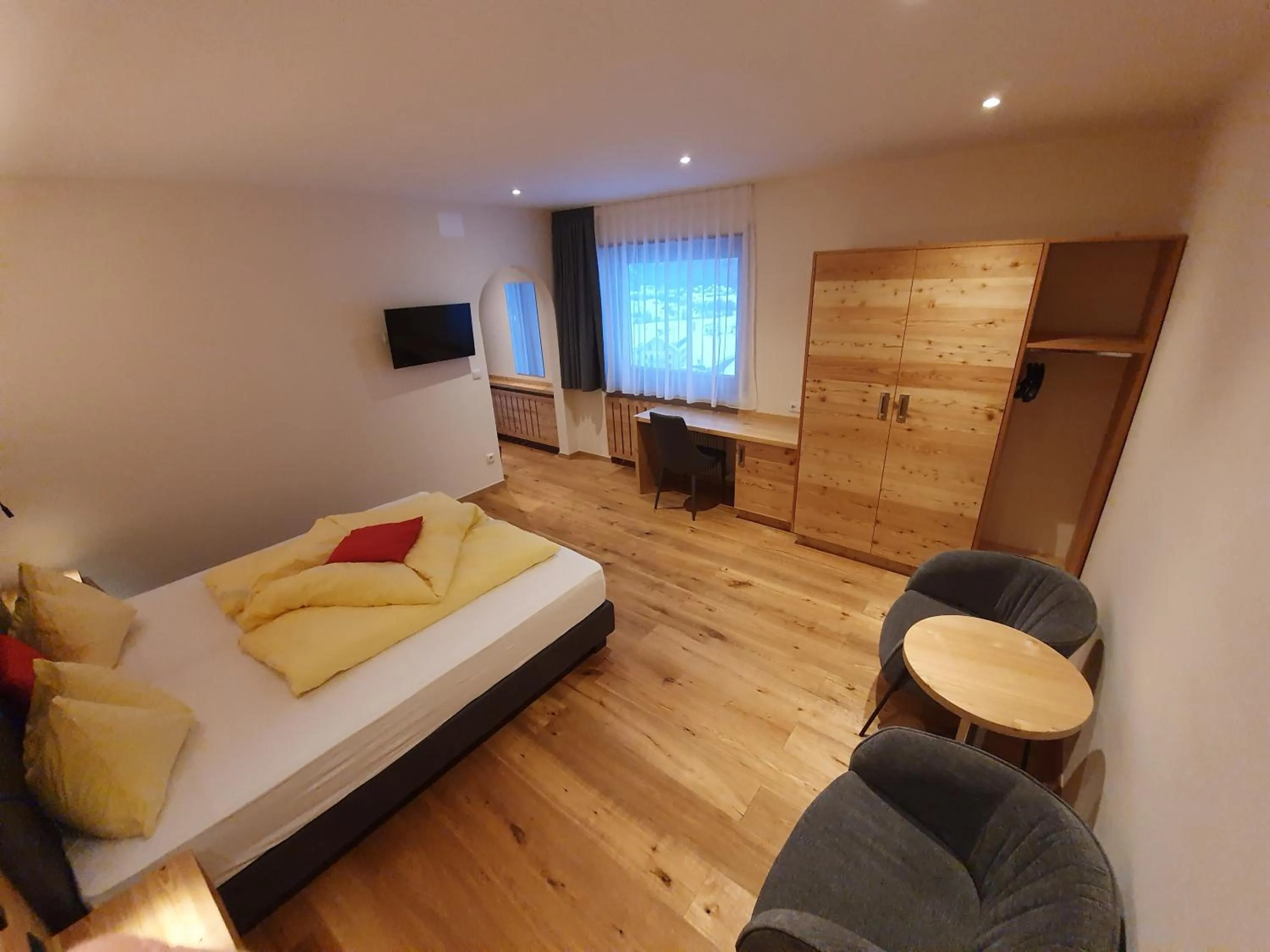 Photo of the whole room, Bed in Hotel Mignon