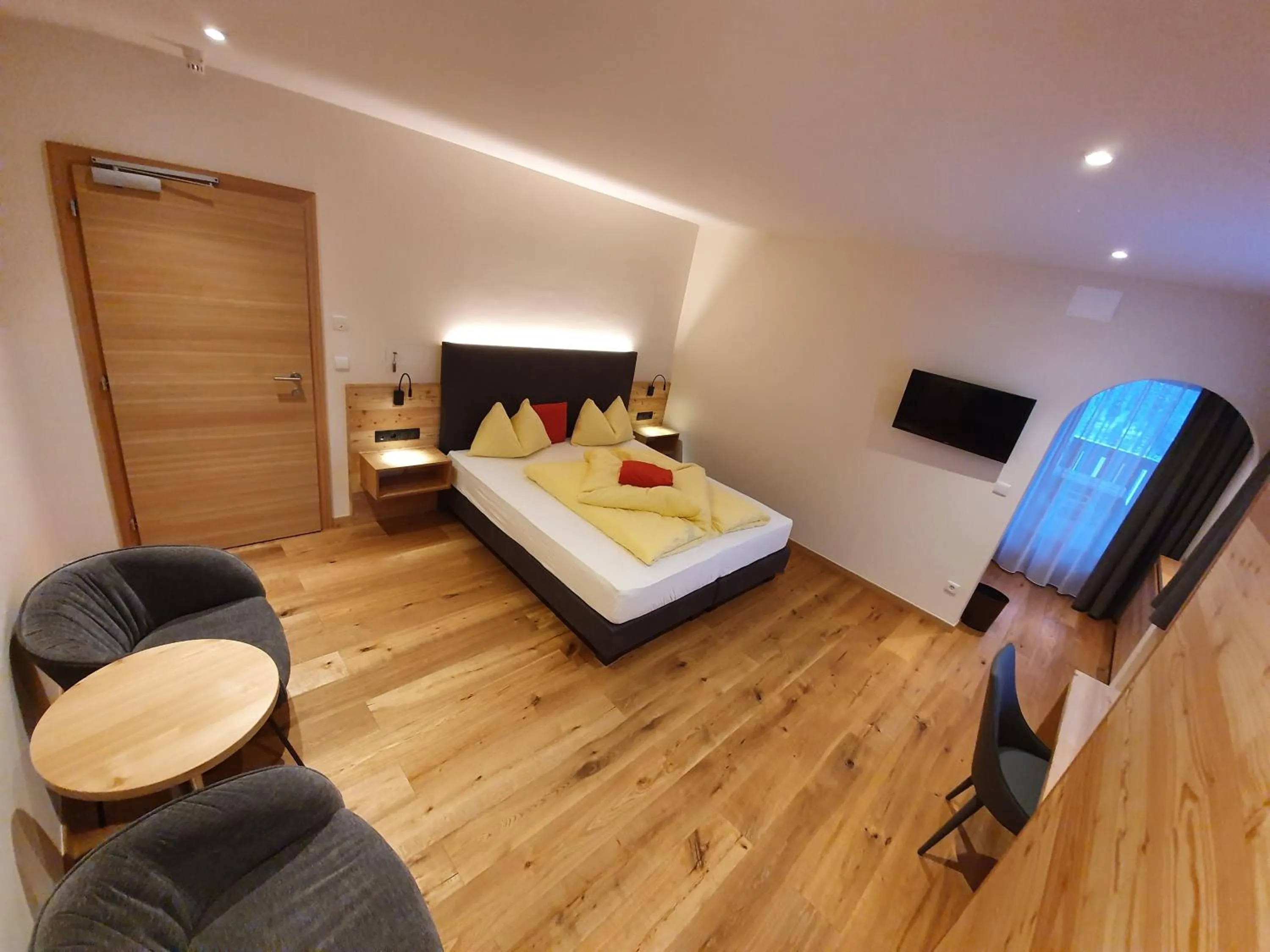 Photo of the whole room, Bed in Hotel Mignon