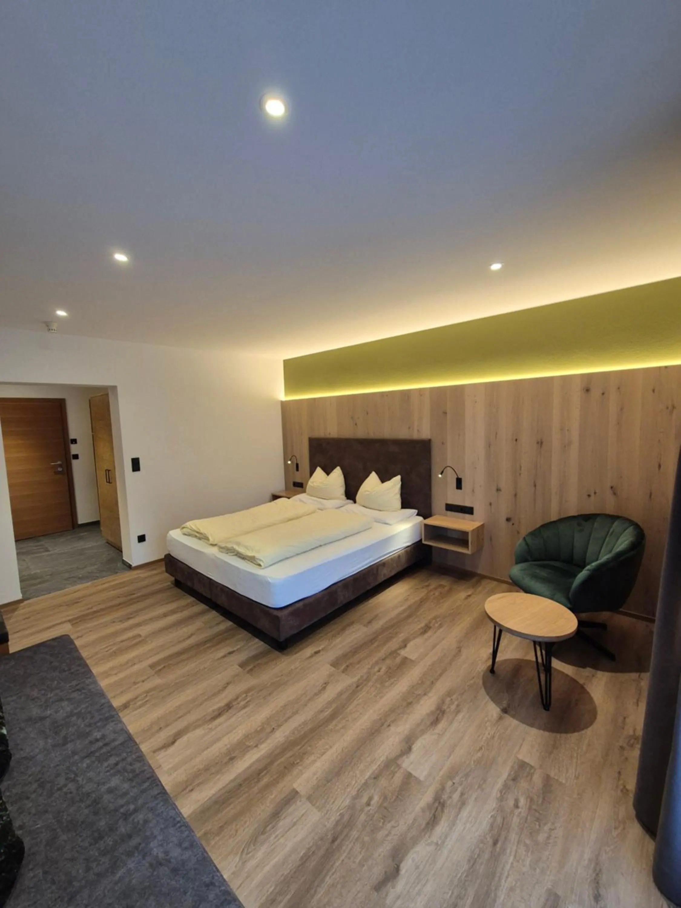 Photo of the whole room, Bed in Hotel Mignon