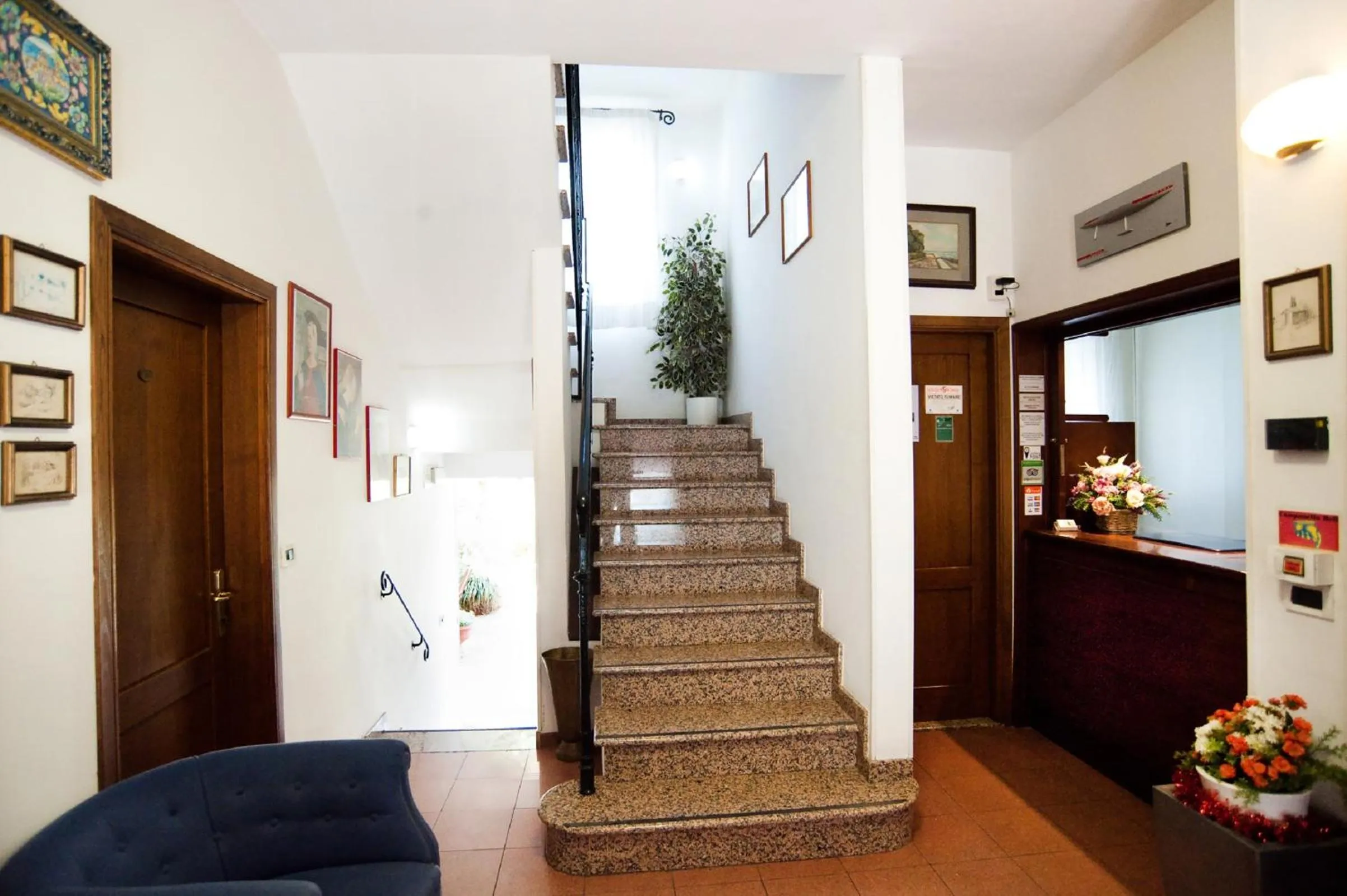 Lobby or reception in Hotel La Toscana