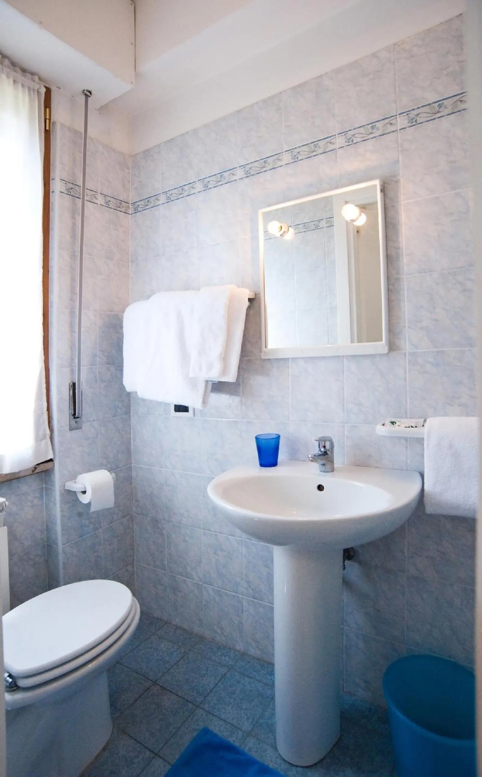 Bathroom in Hotel La Toscana