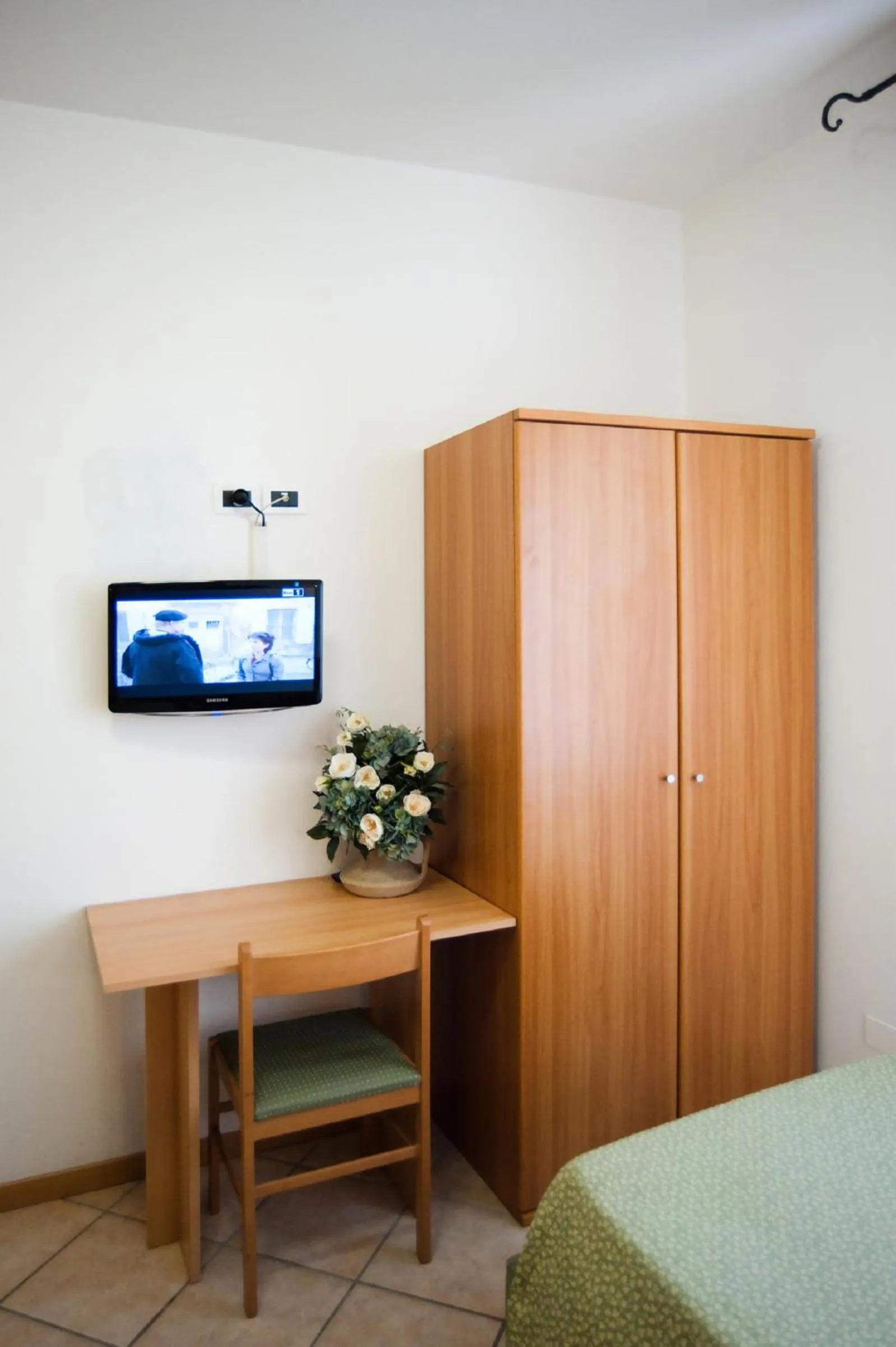 TV and multimedia, Bed in Hotel La Toscana