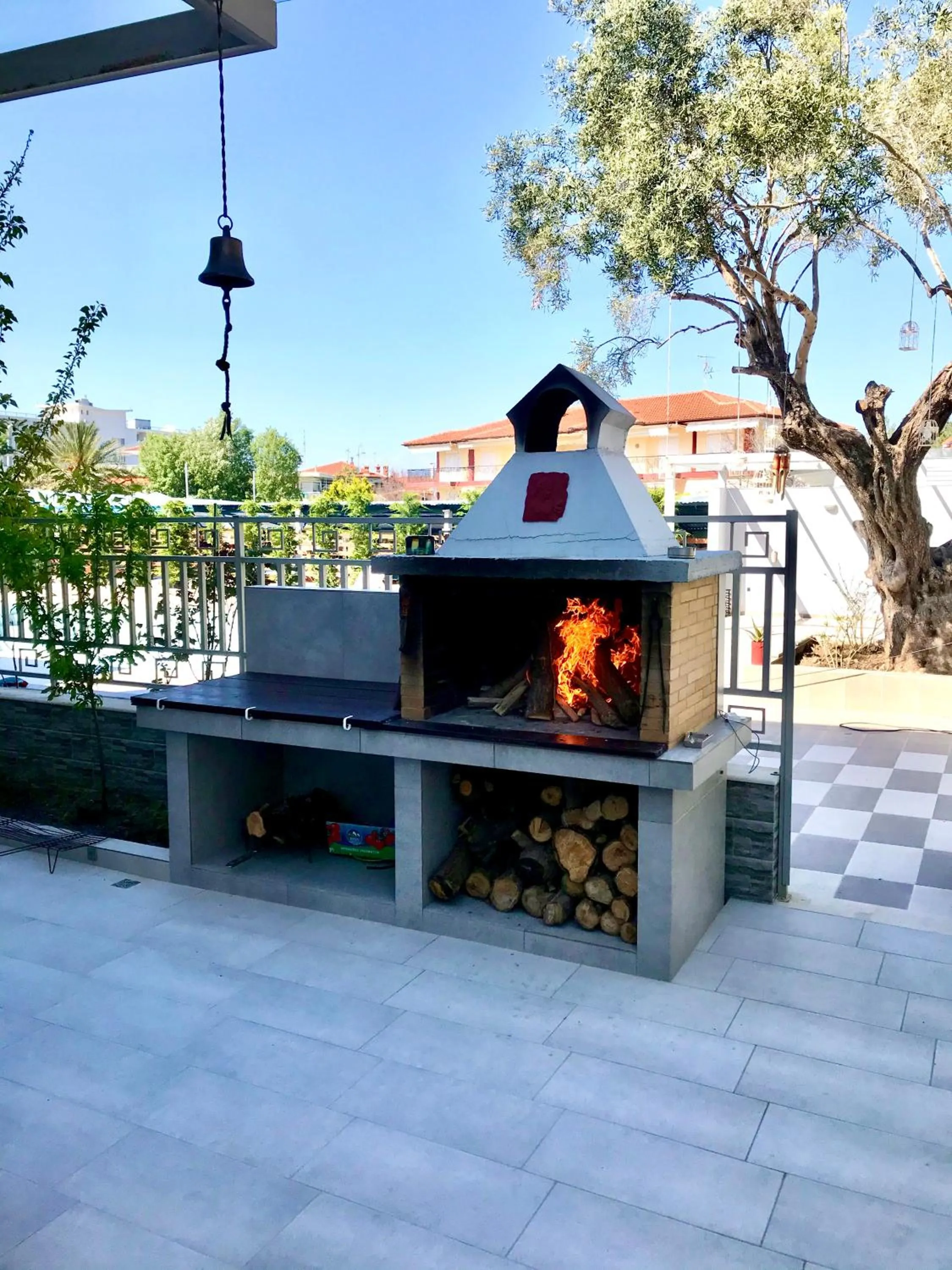 BBQ facilities in EllinFos Apartments