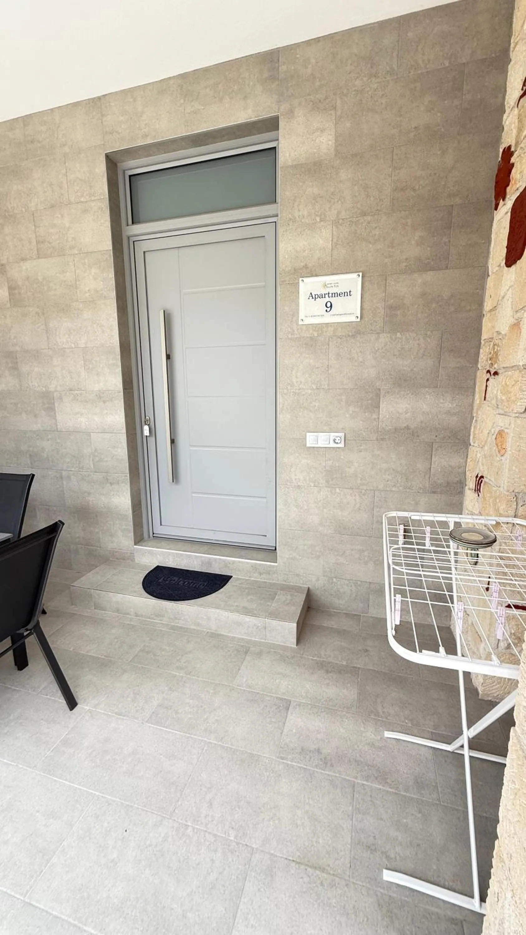 Facade/entrance in EllinFos Apartments