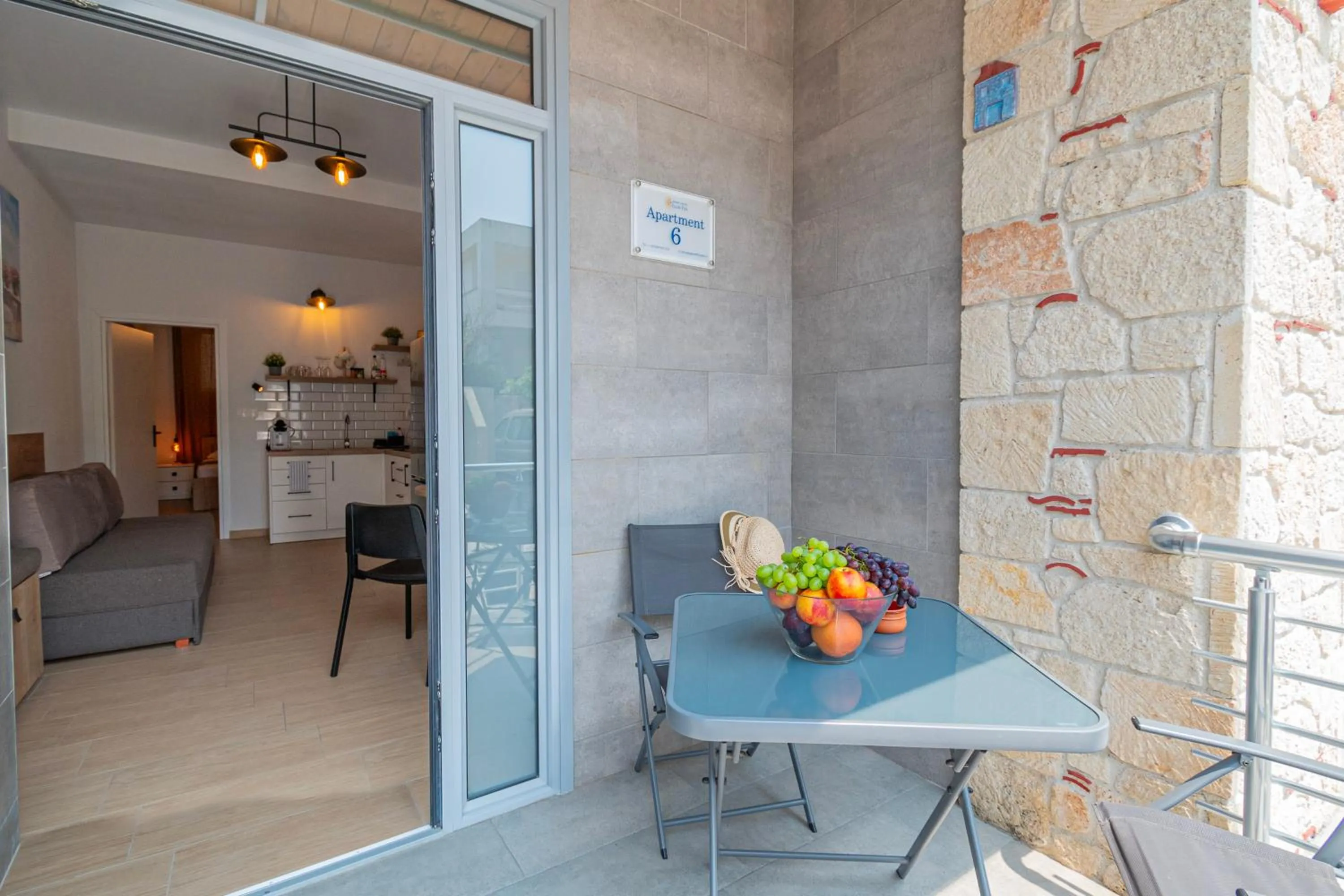 Facade/entrance in EllinFos Apartments