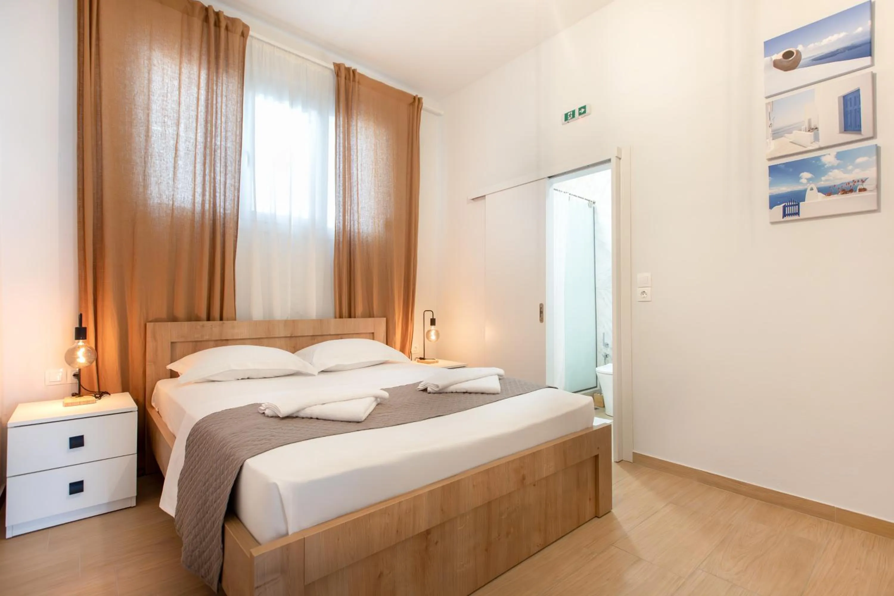 TV and multimedia, Bed in EllinFos Apartments