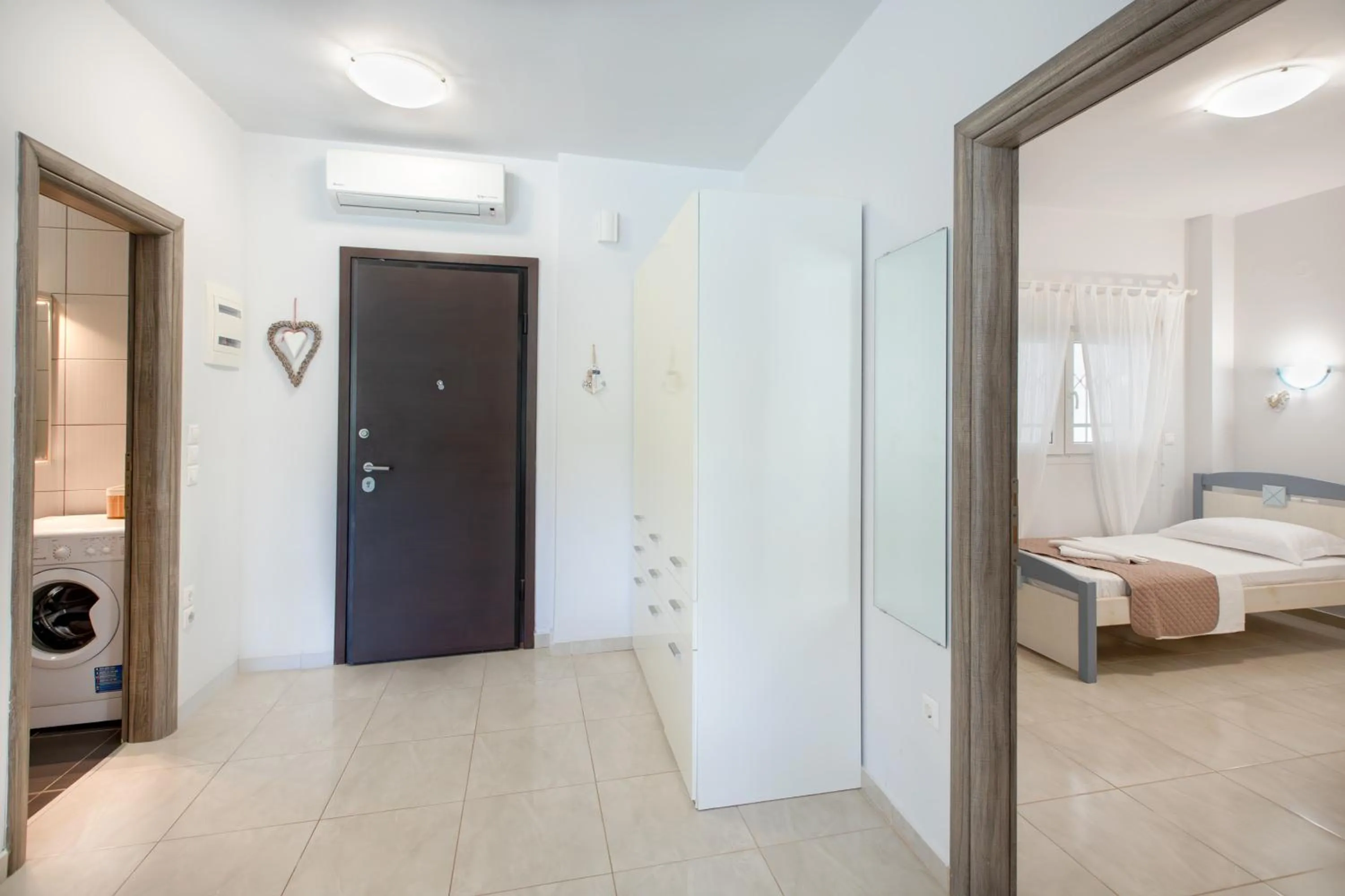 Photo of the whole room, Bed in EllinFos Apartments
