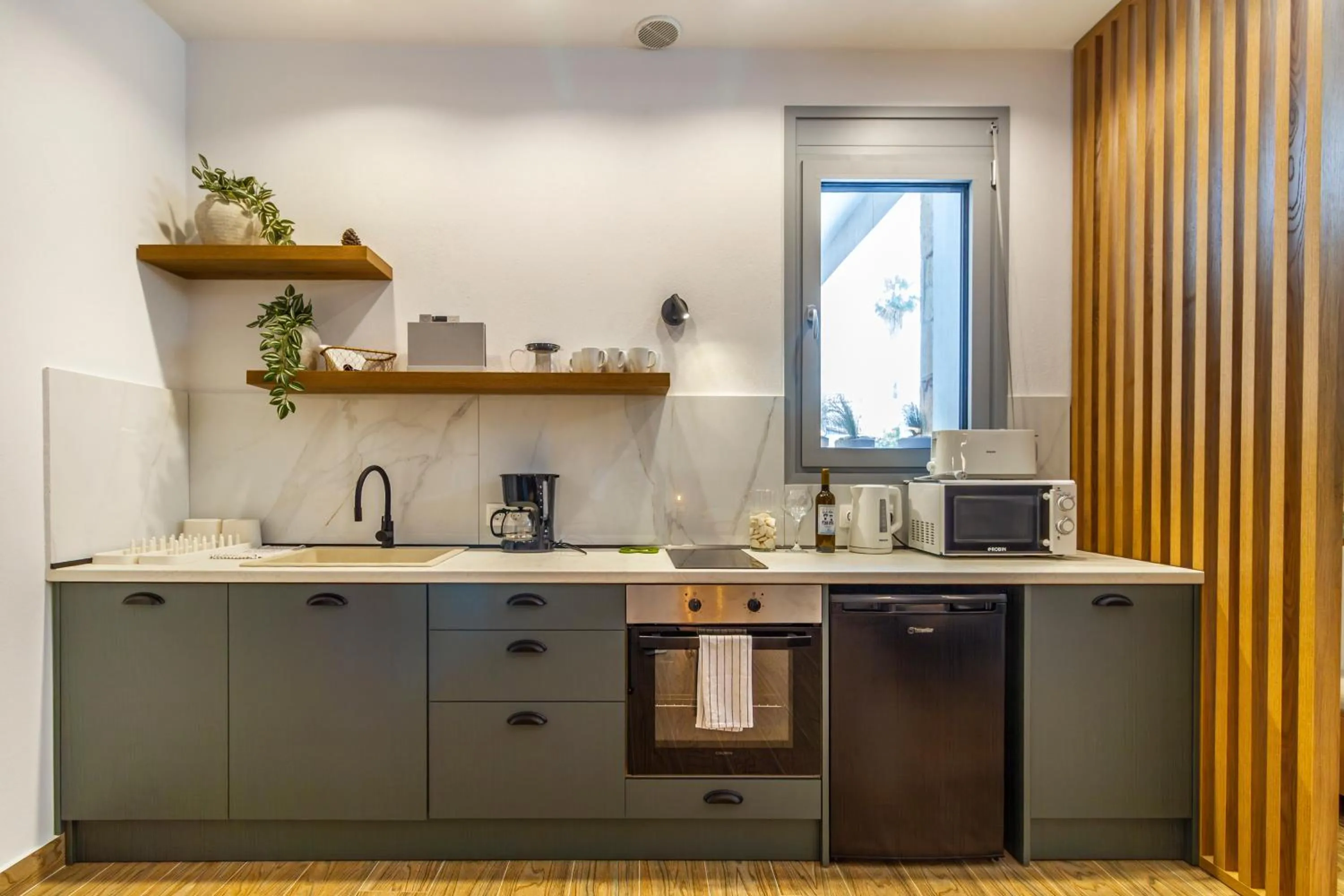 Coffee/tea facilities in EllinFos Apartments