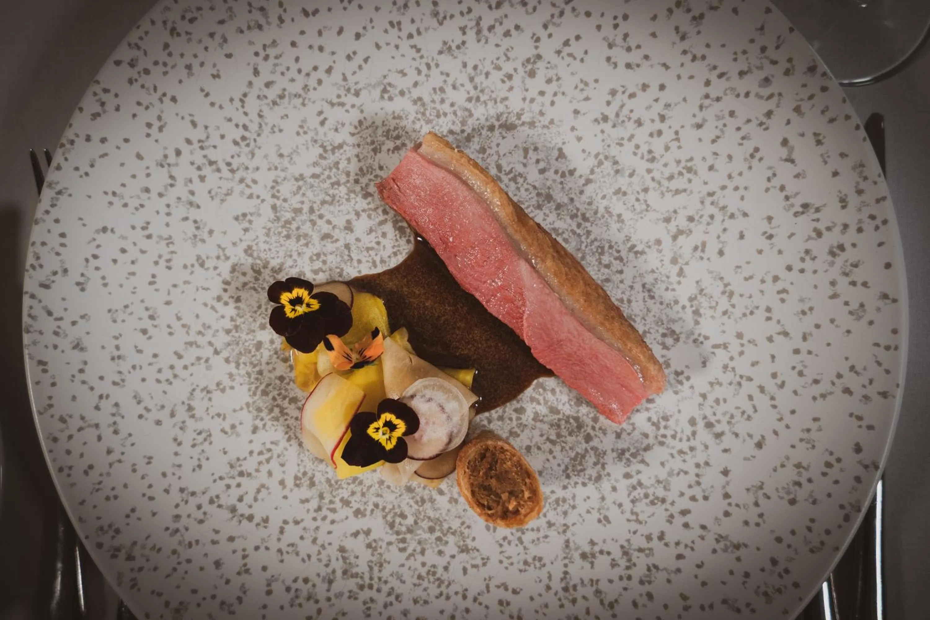 Restaurant/places to eat in Briery Wood Hotel