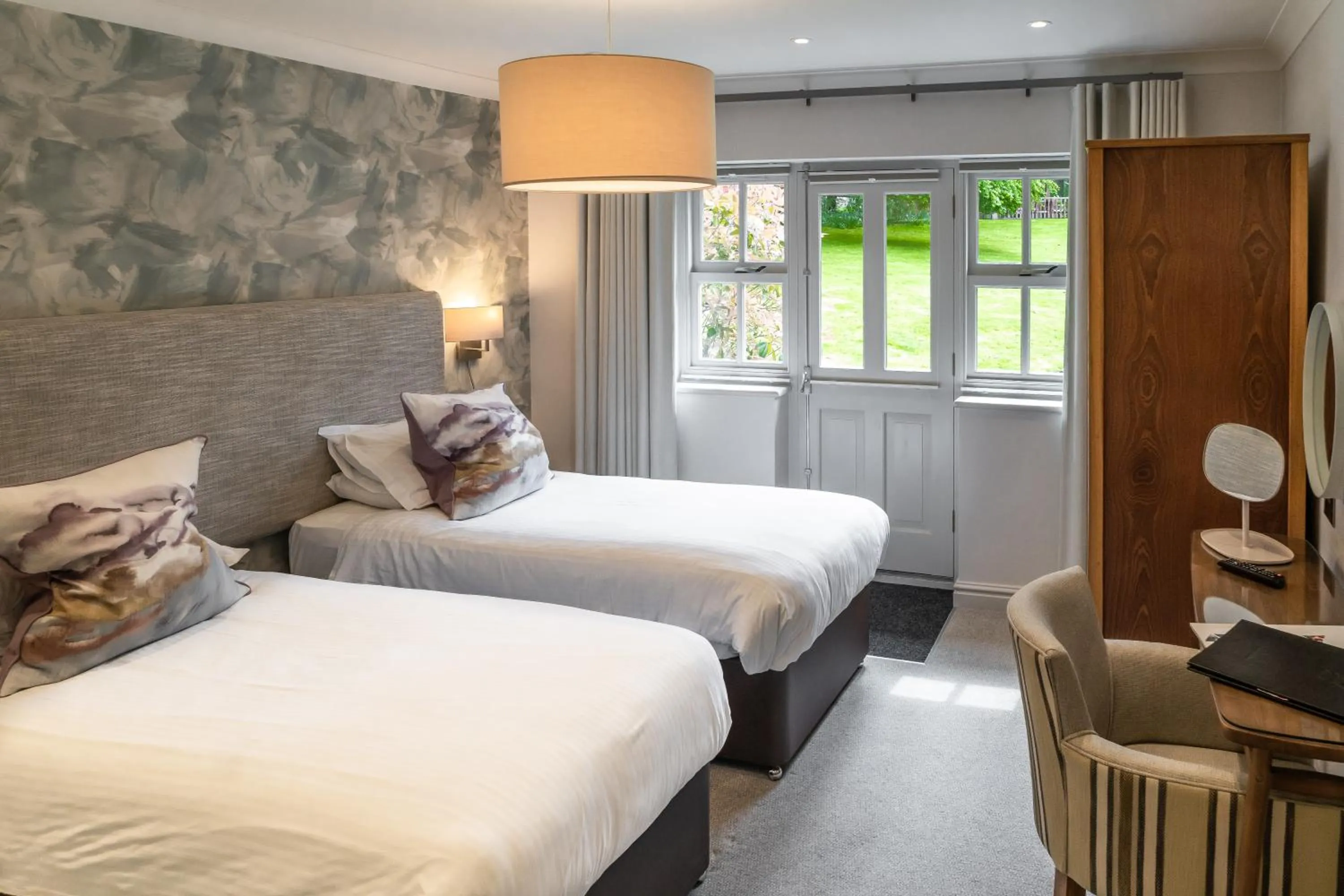 Bed in Briery Wood Hotel