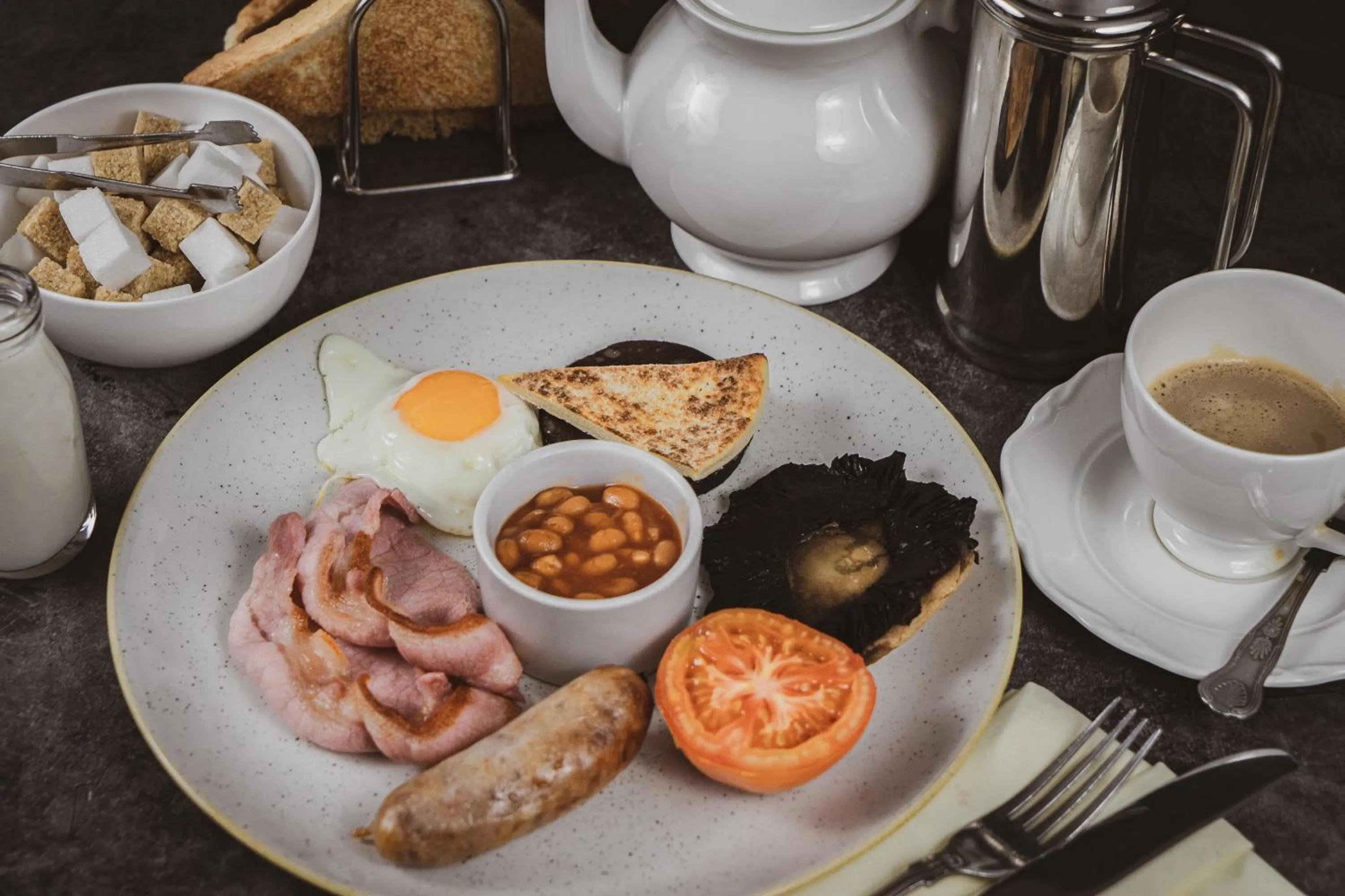 English/Irish breakfast in Briery Wood Hotel