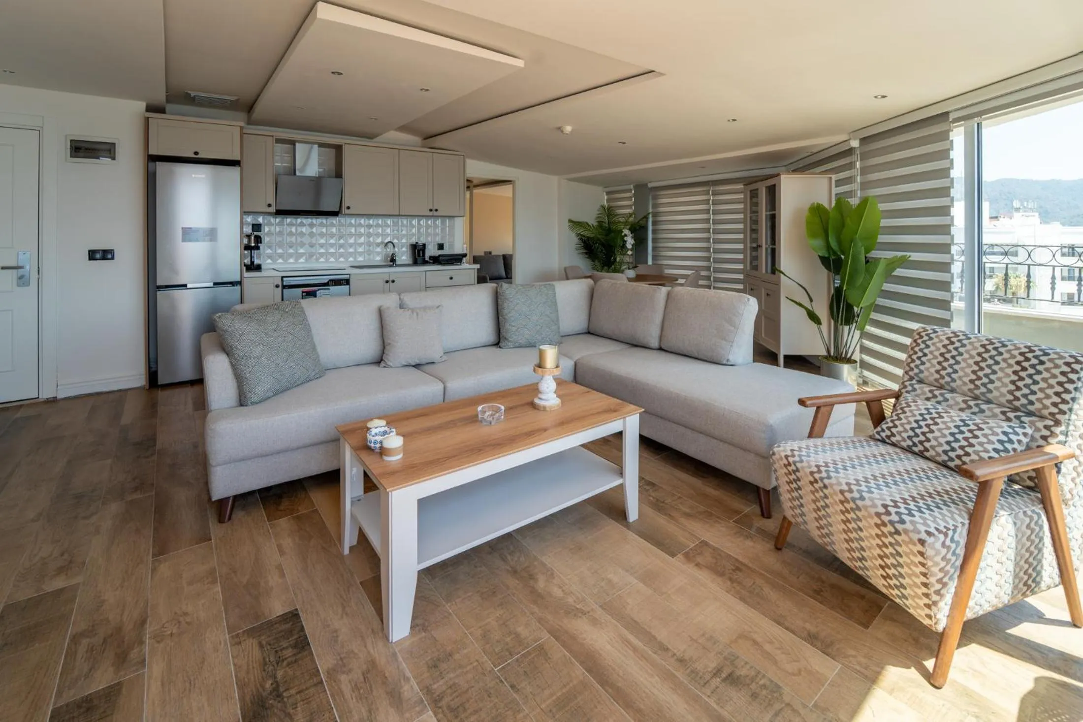 Aurasia Sea Side Hotel