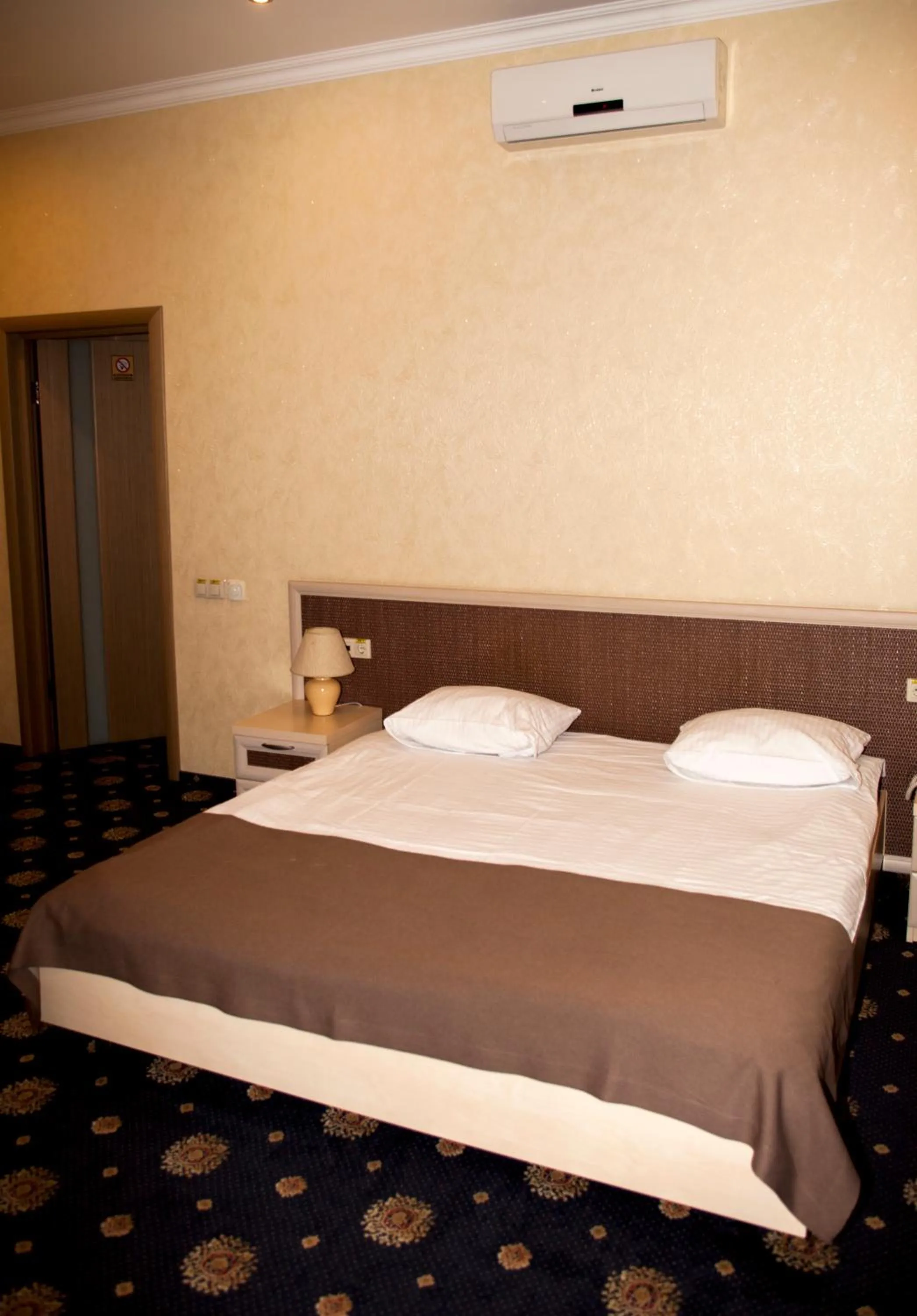 Property building, Bed in Gonchar Hotel