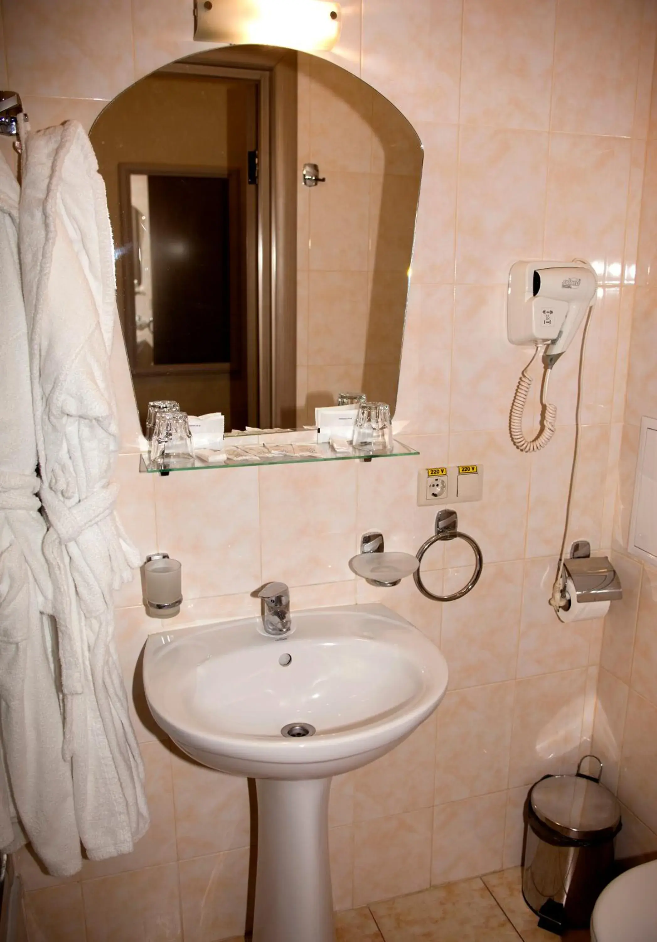 Deluxe Double Room in Gonchar Hotel Deluxe Double Room in Gonchar Hotel