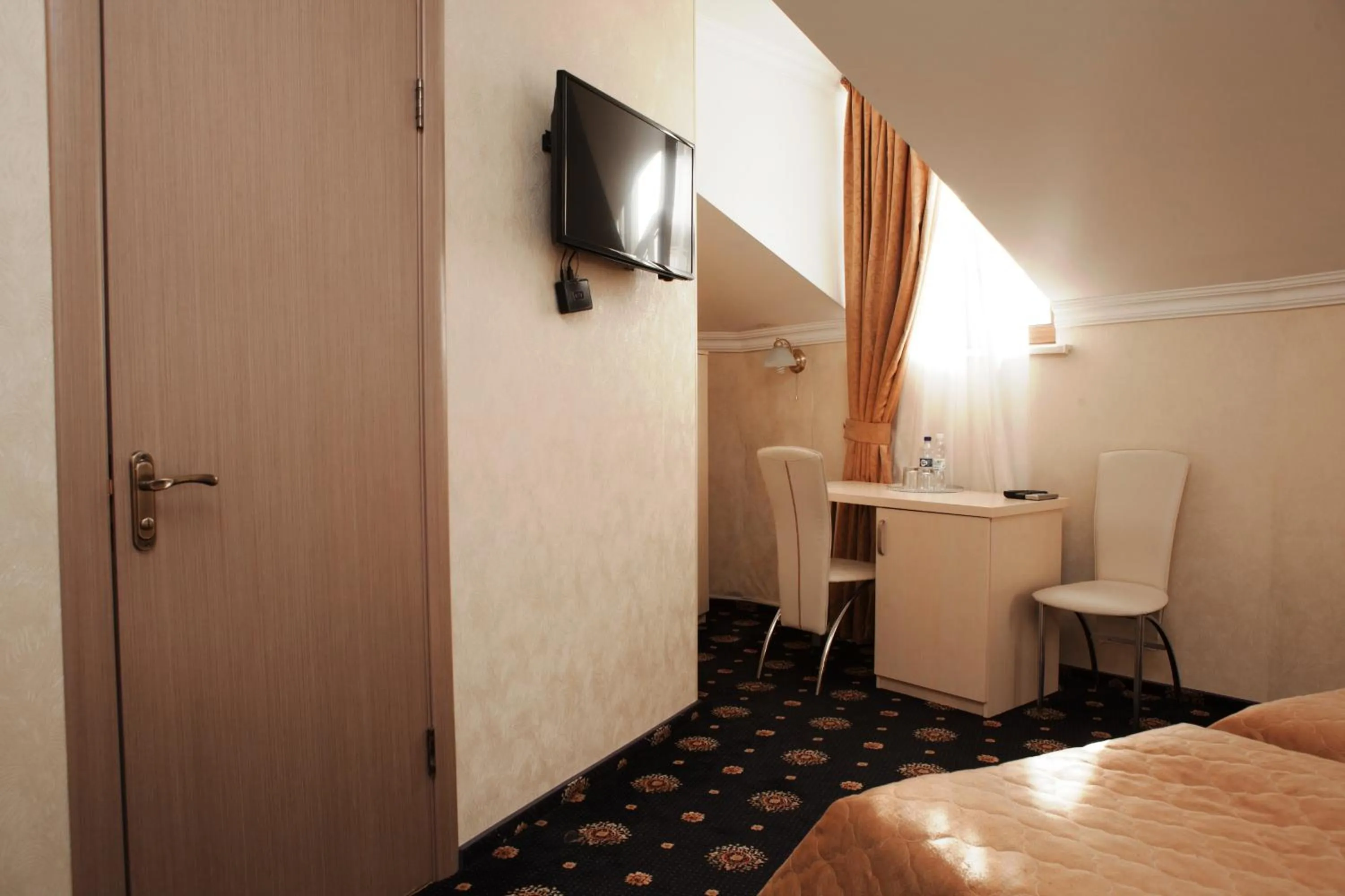 Property building, Bed in Gonchar Hotel
