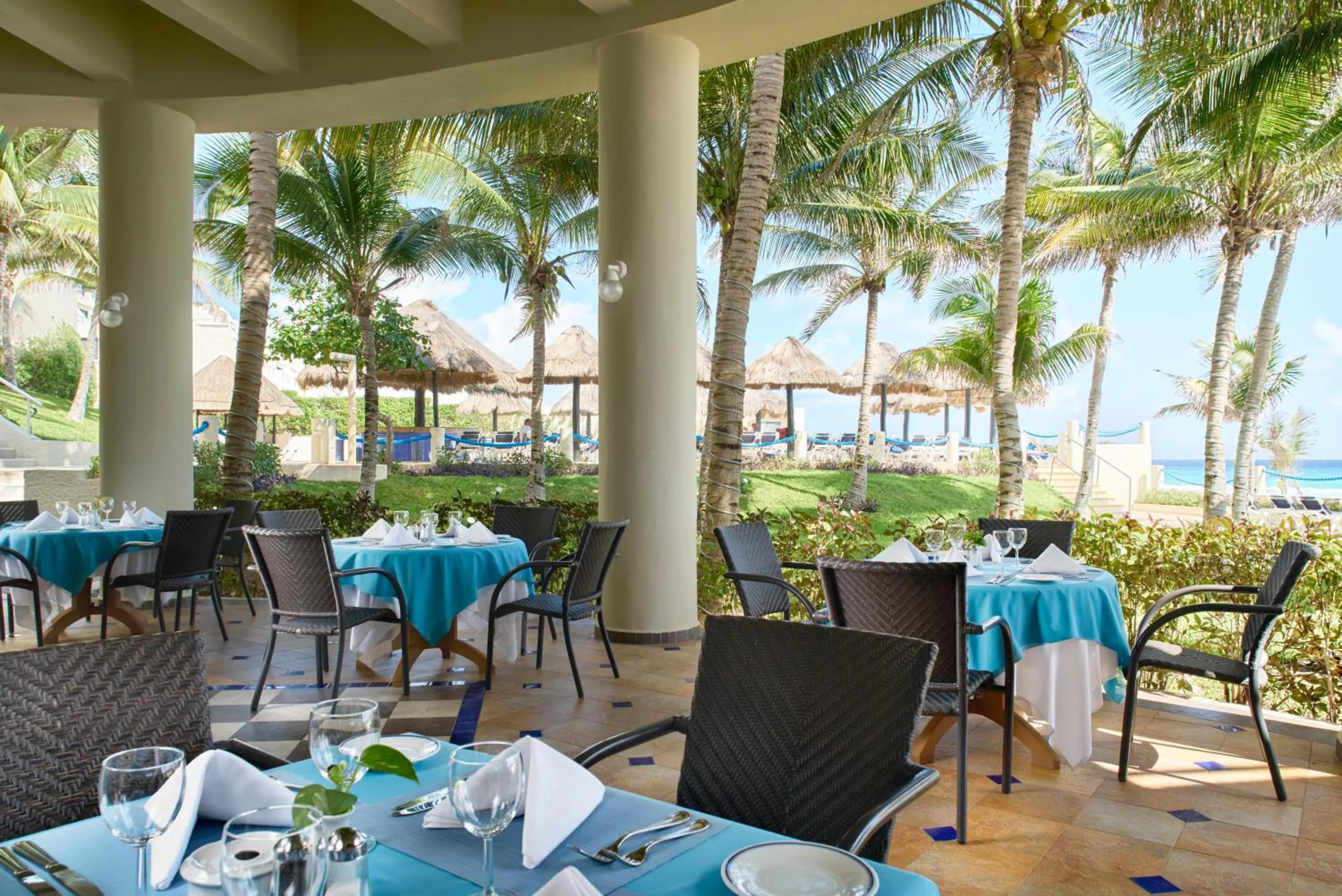 Restaurant/places to eat in Occidental Tucancún - All Inclusive