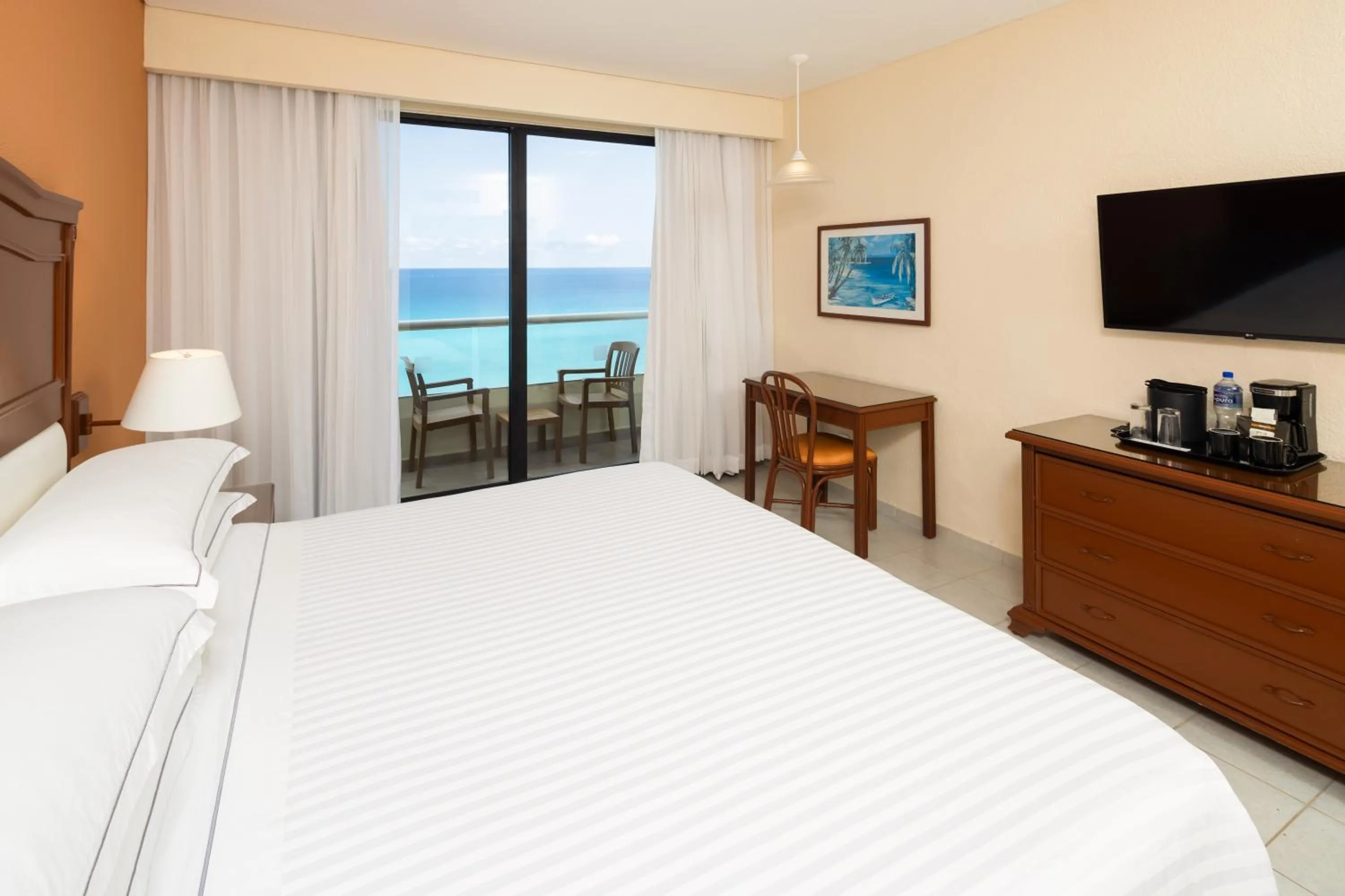 Photo of the whole room, Bed in Occidental Tucancún - All Inclusive
