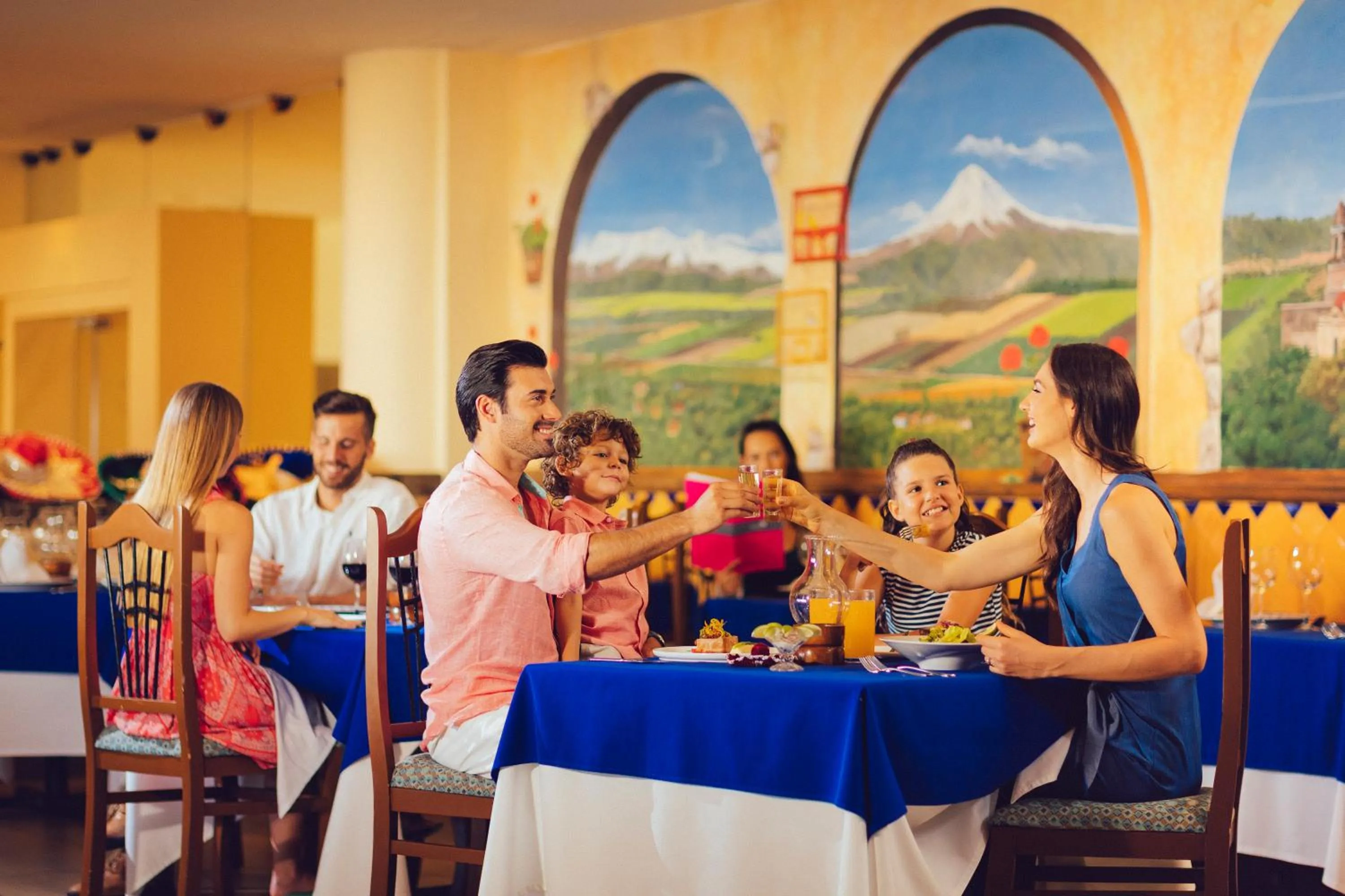 Restaurant/places to eat in Occidental Tucancún - All Inclusive