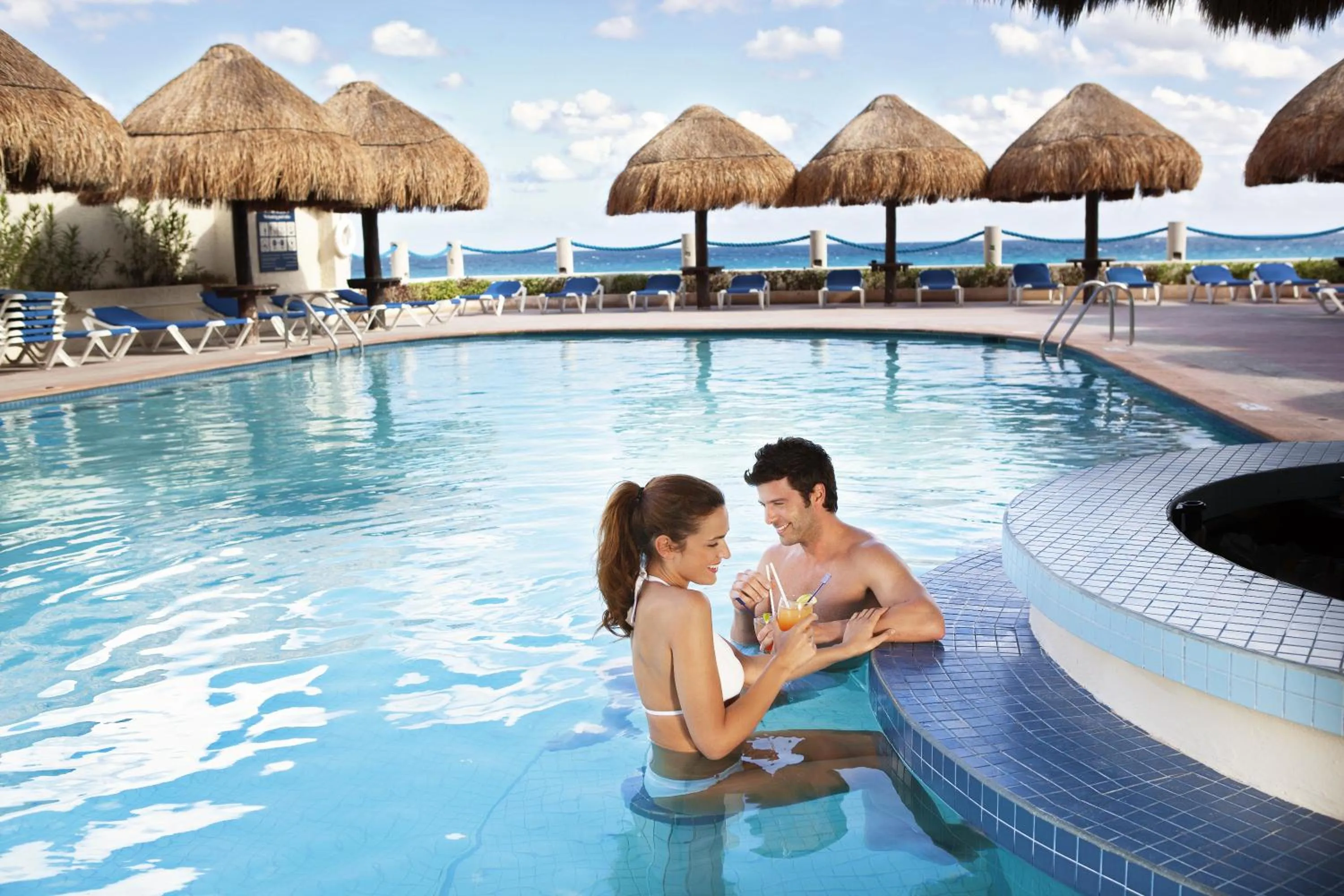 Swimming pool in Occidental Tucancún - All Inclusive