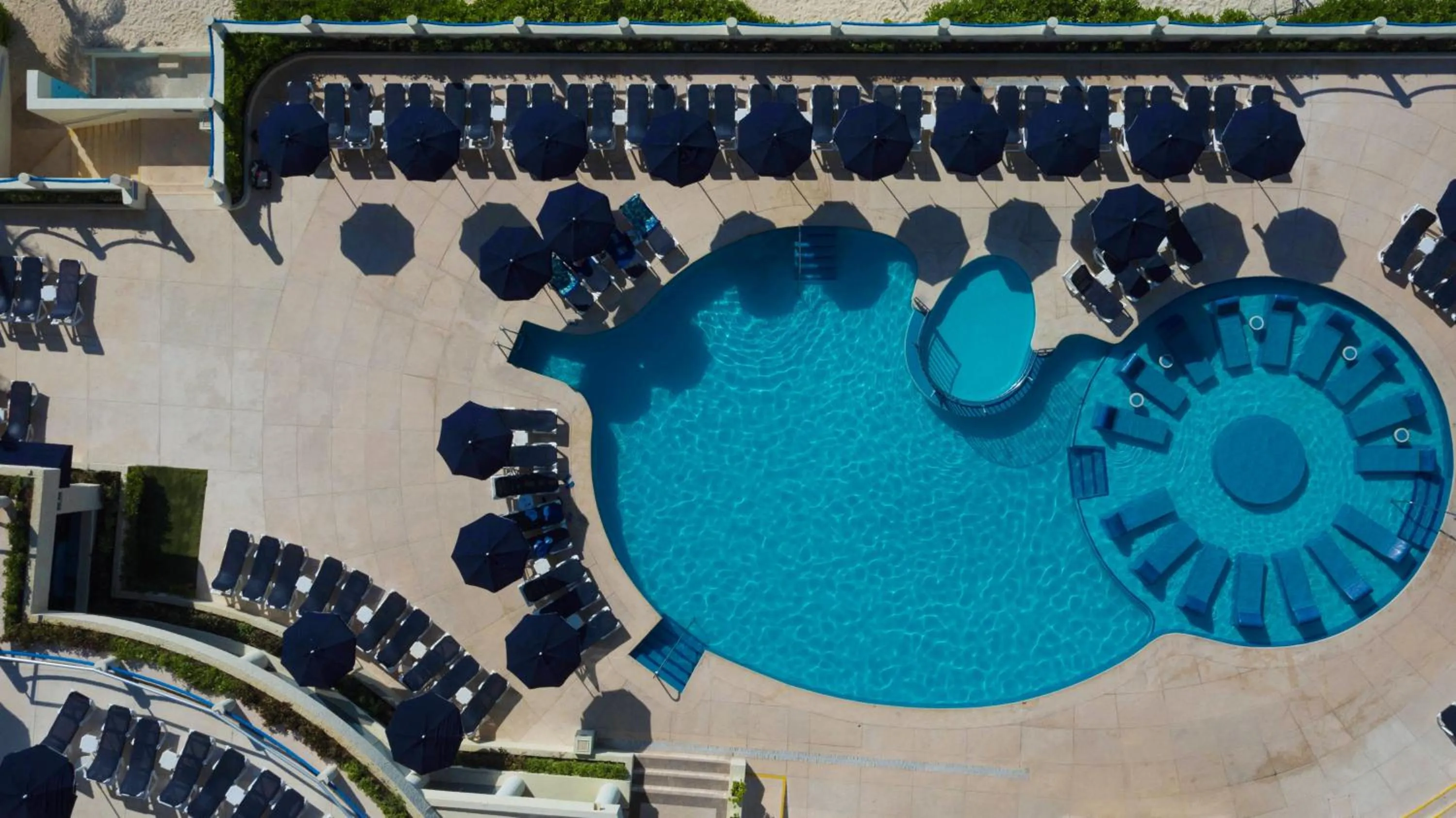 Swimming pool in Occidental Tucancún - All Inclusive