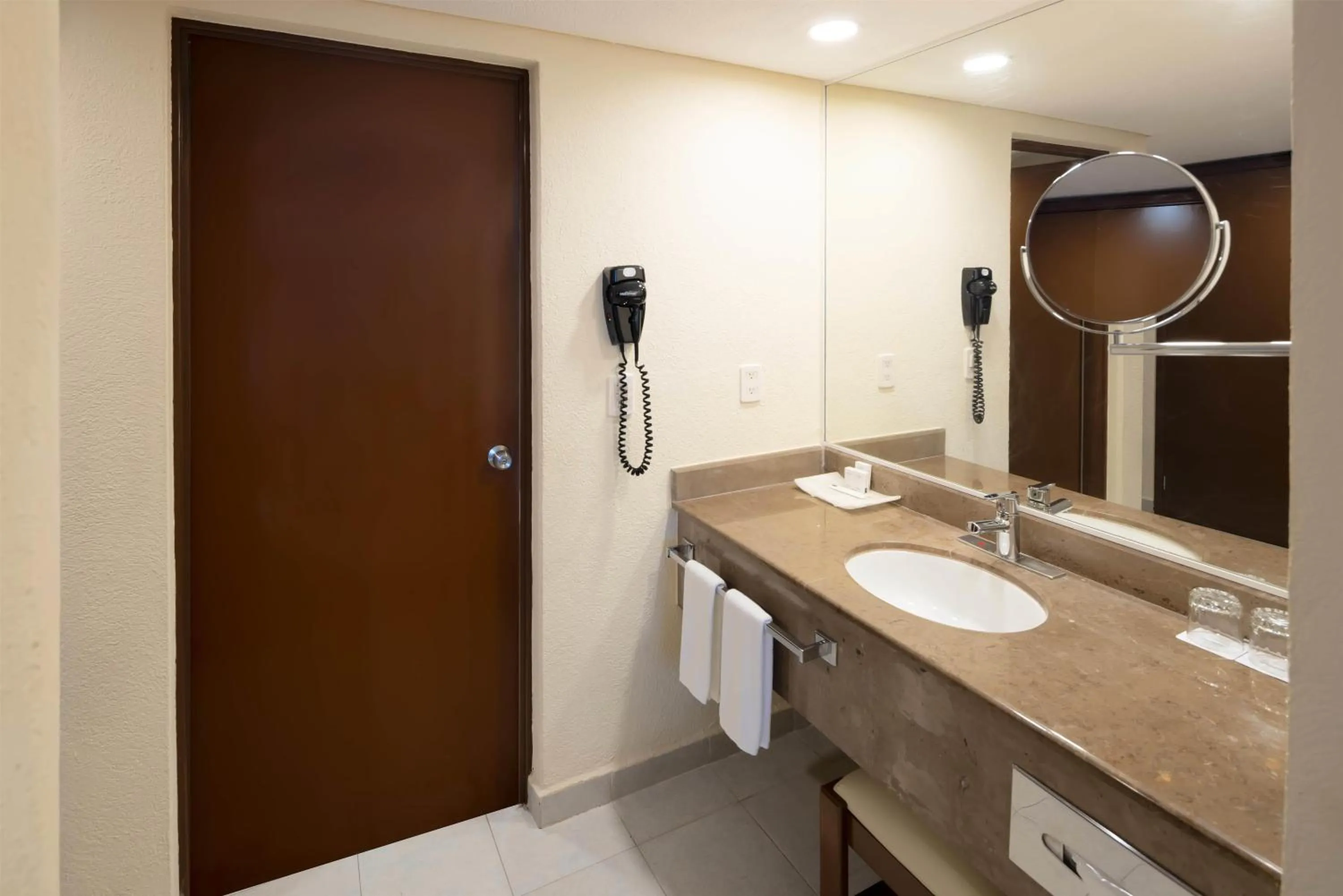 Bathroom in Occidental Tucancún - All Inclusive