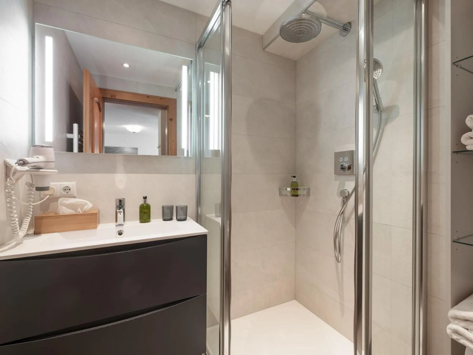 Photo of the whole room in Hotel Traube