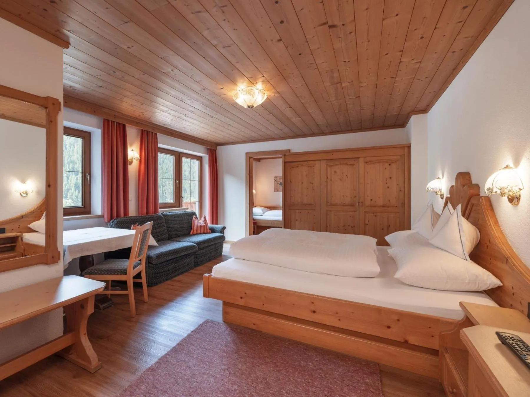 Photo of the whole room, Bed in Hotel Traube