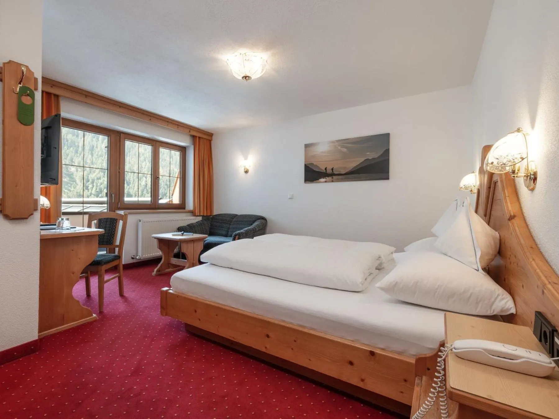 Photo of the whole room, Bed in Hotel Traube