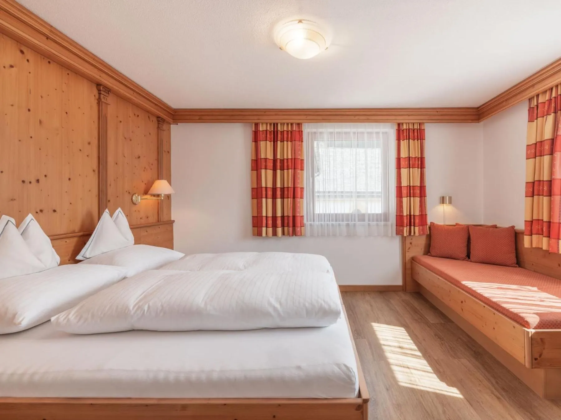 Photo of the whole room, Bed in Hotel Traube