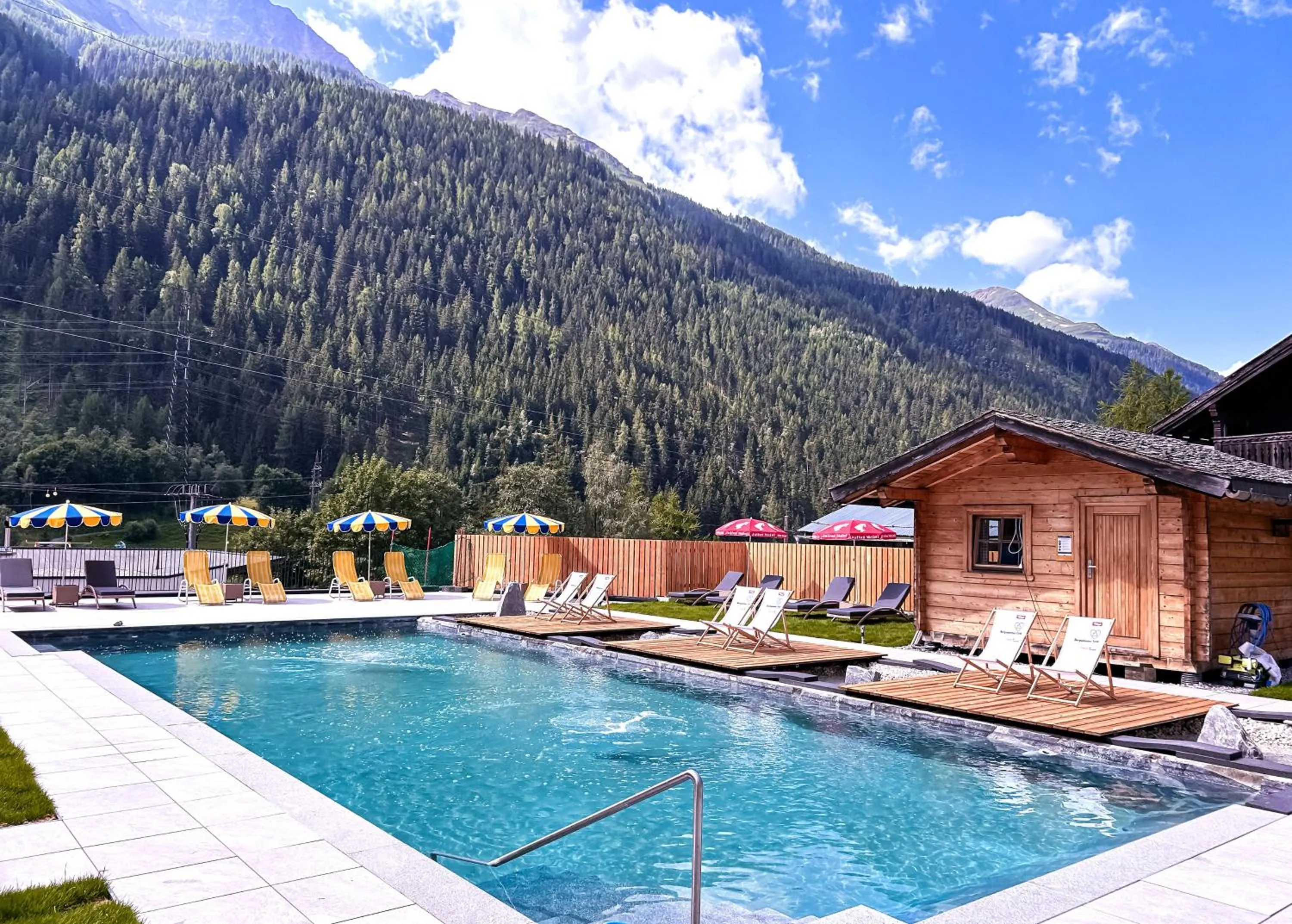 Swimming pool in Hotel Traube