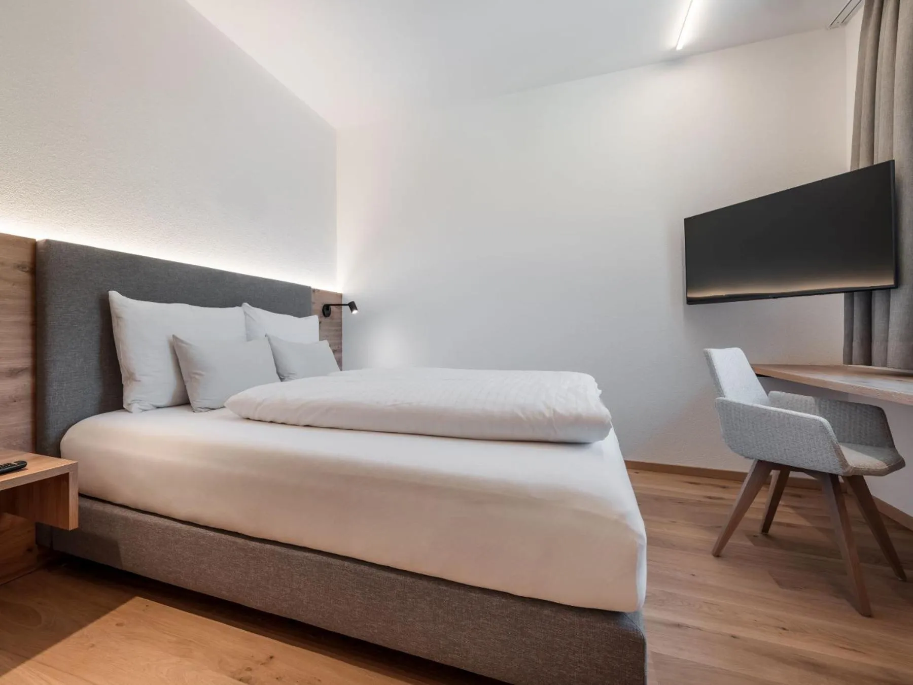 Photo of the whole room, Bed in Hotel Traube