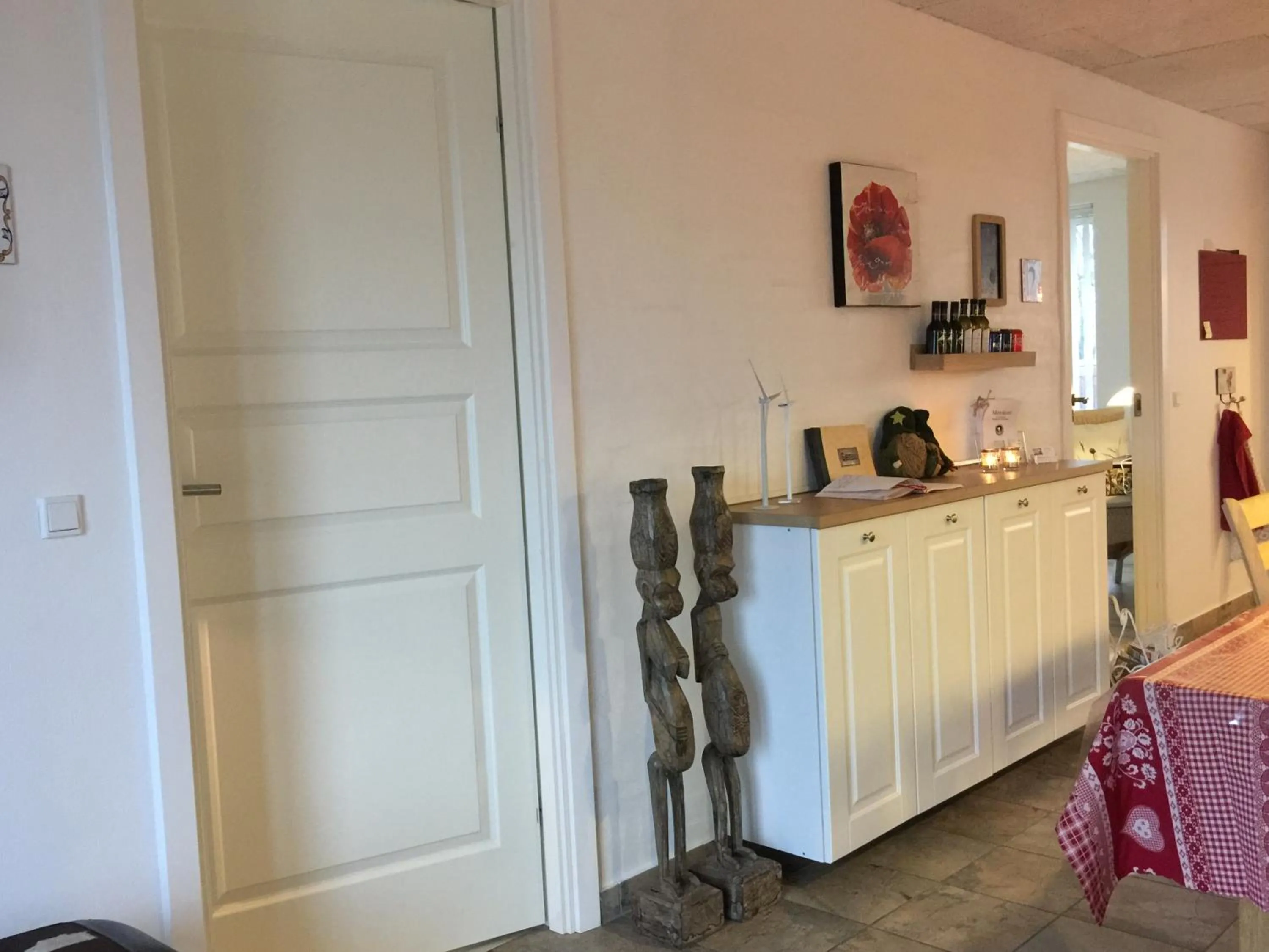 Communal kitchen in Sov Godt i Arnborg Bed & Breakfast